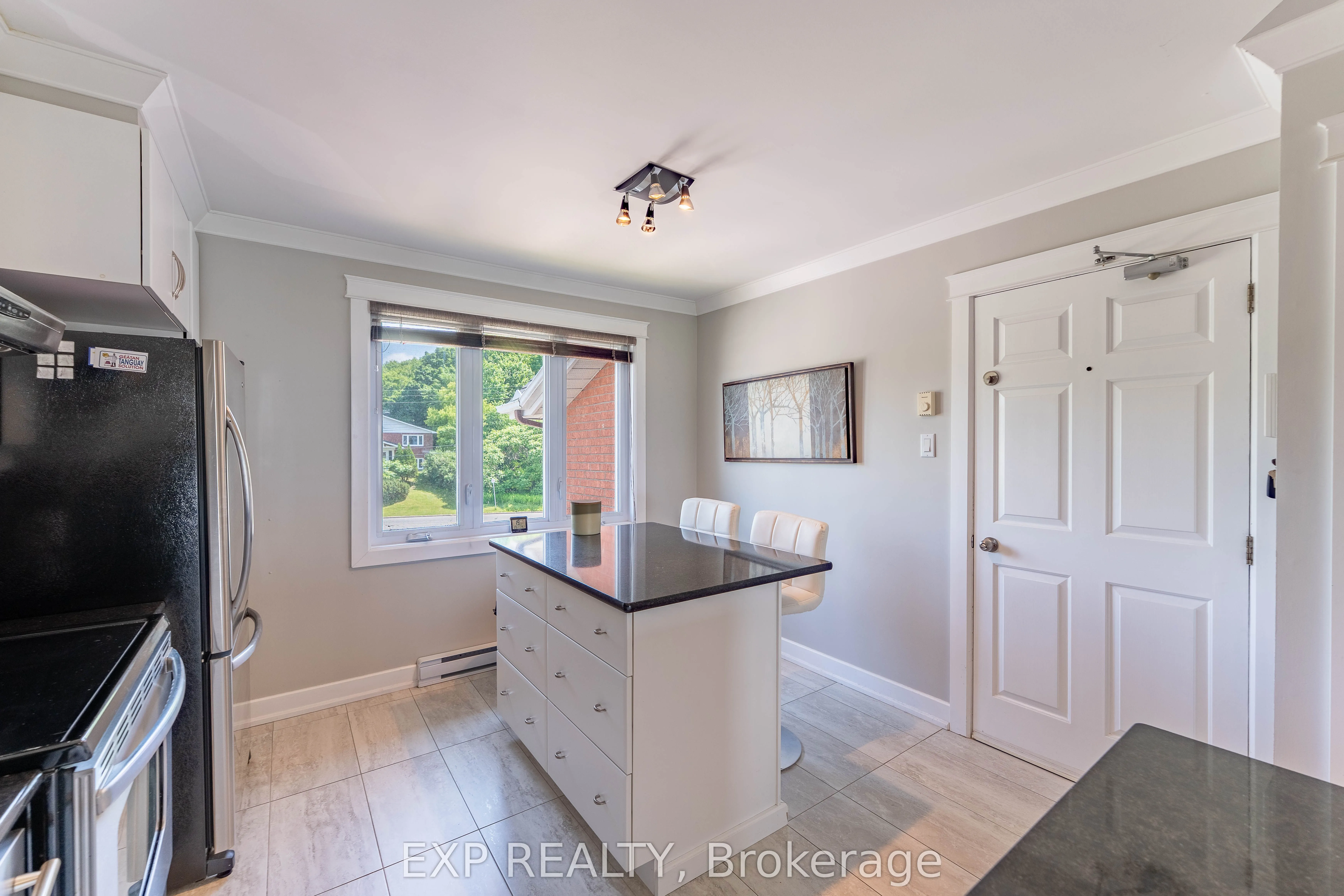160 EDWARDS Street, #B6