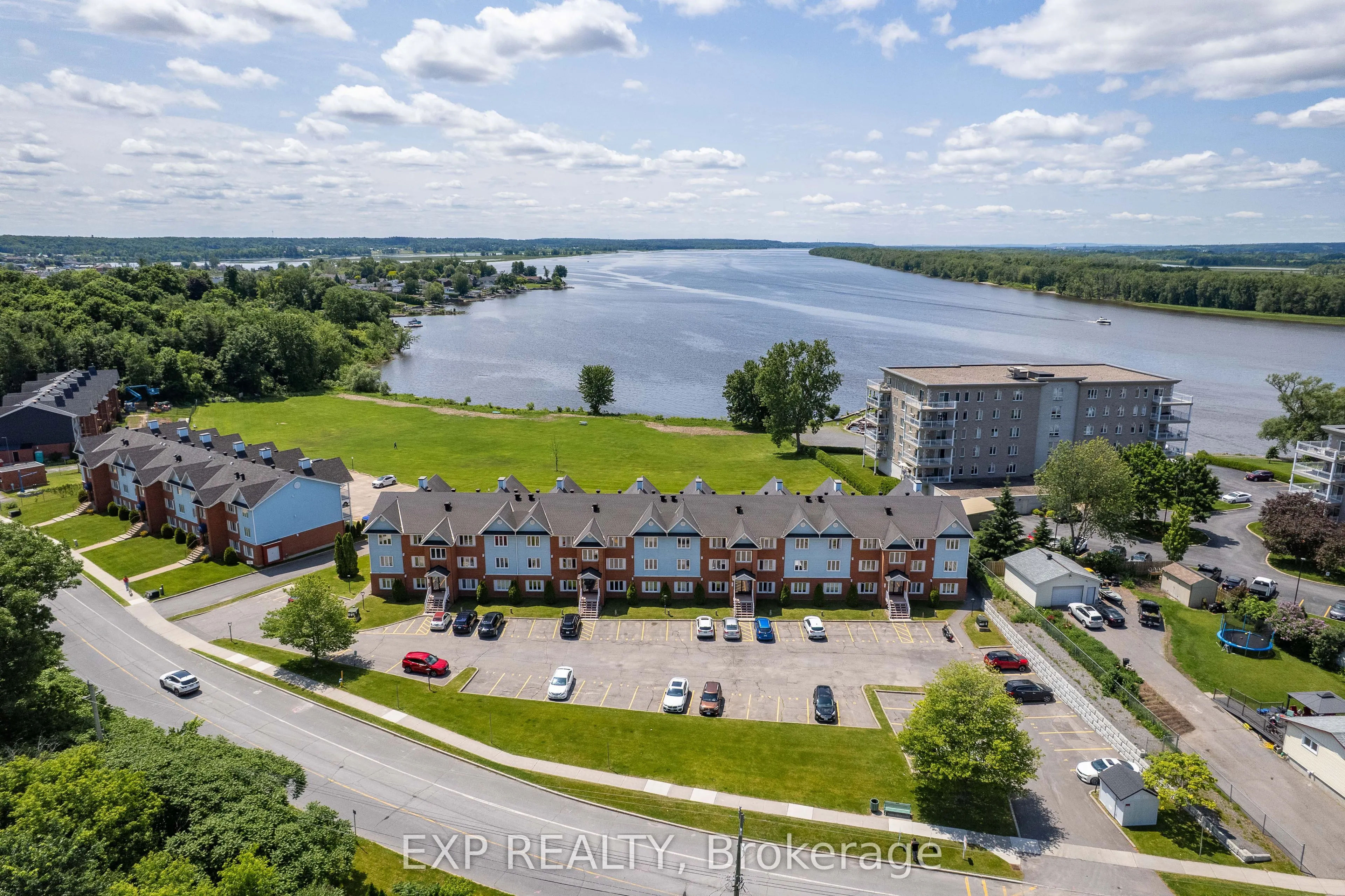 160 EDWARDS Street, #B6