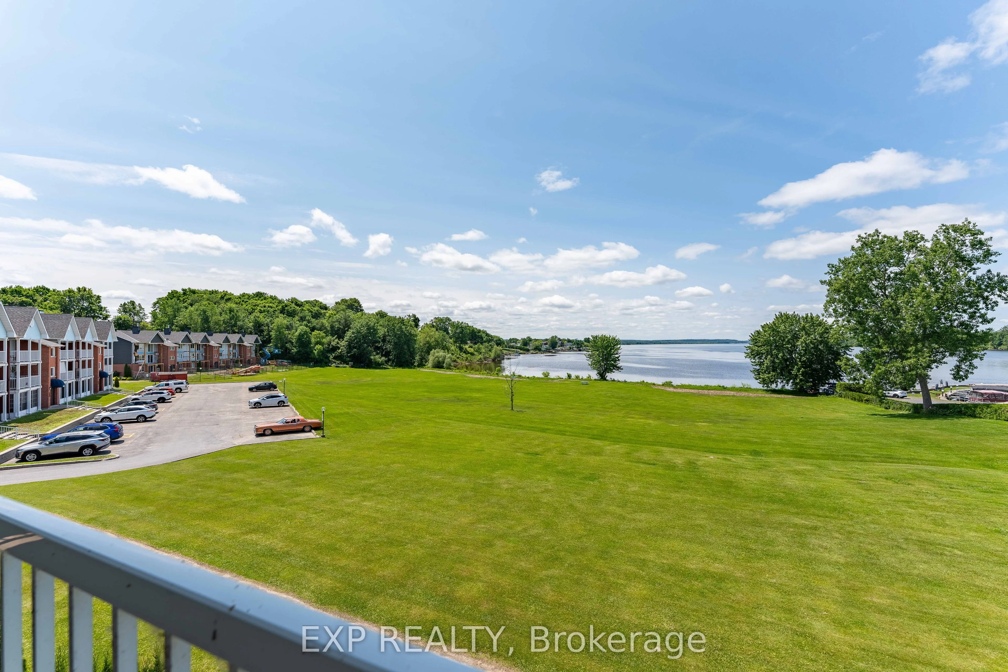 160 EDWARDS Street, #B6