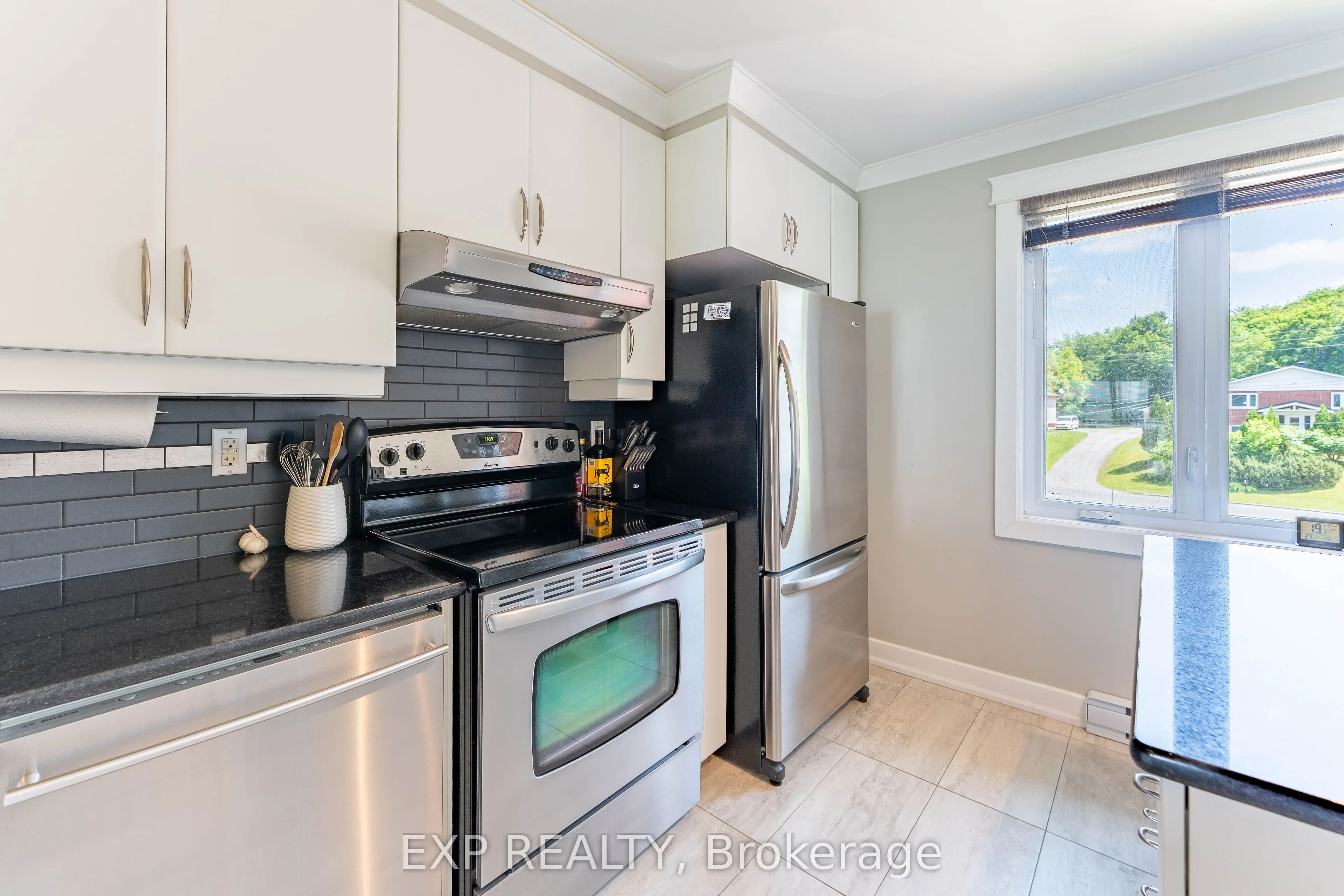 160 EDWARDS Street, #B6