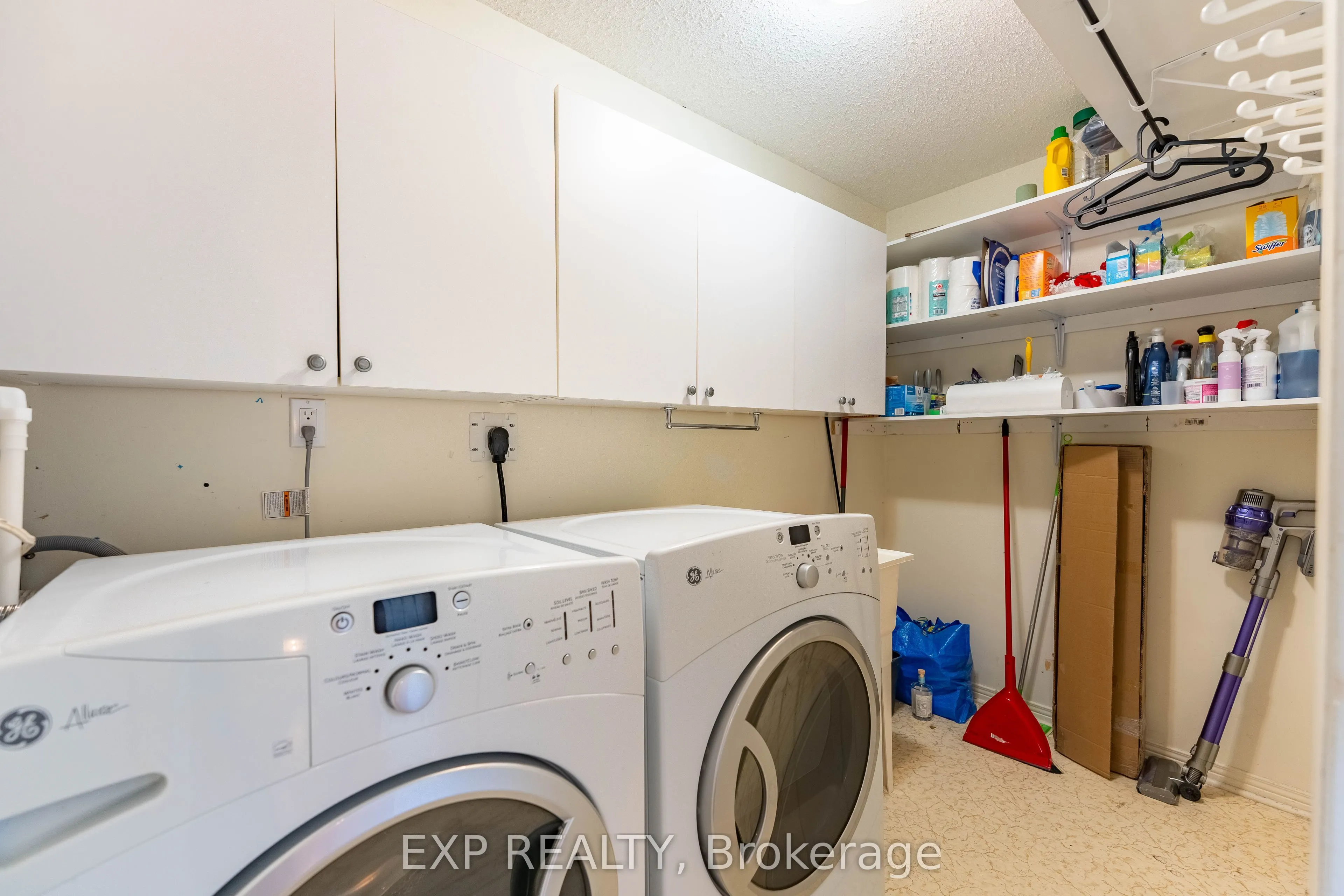 160 EDWARDS Street, #B6