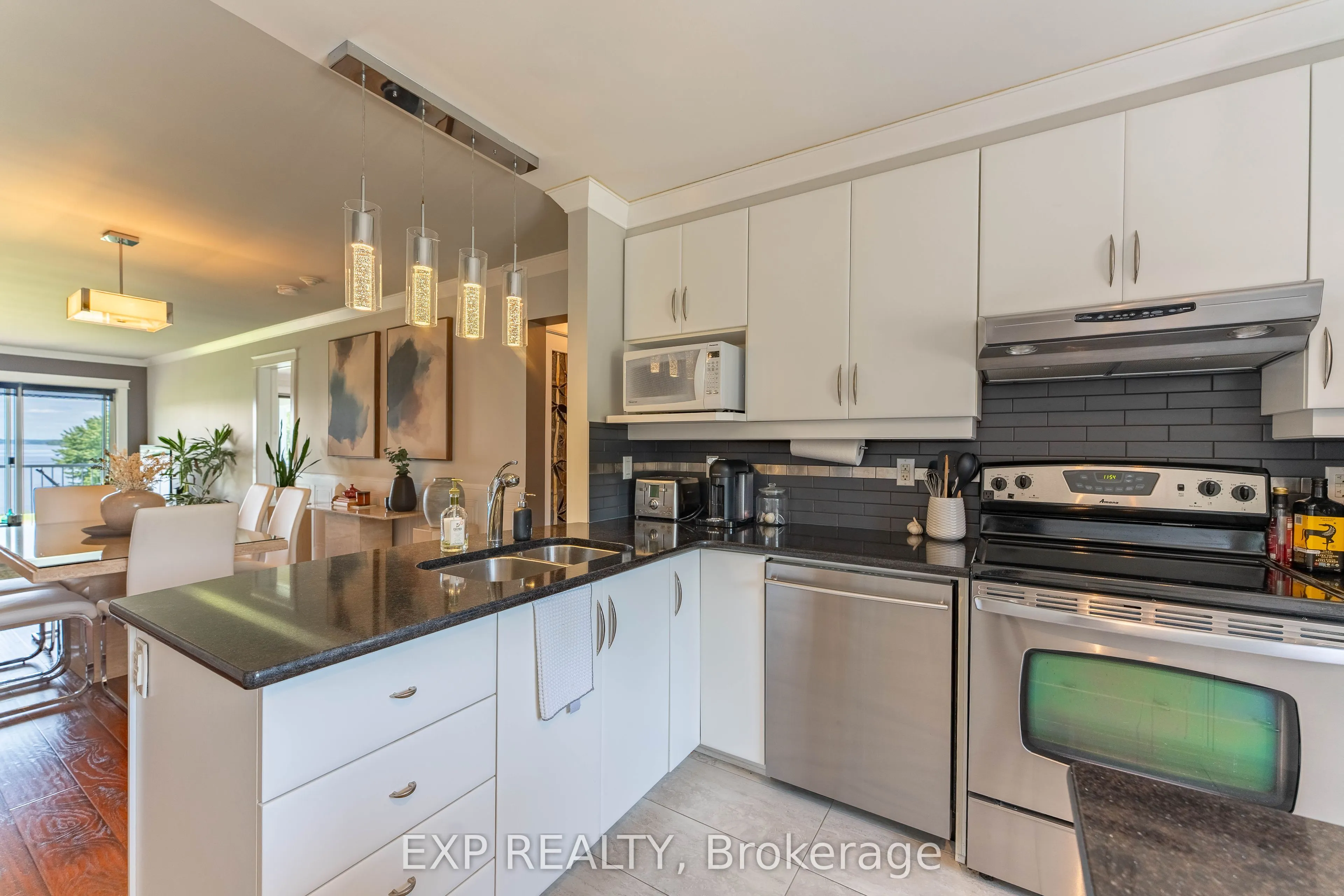 160 EDWARDS Street, #B6