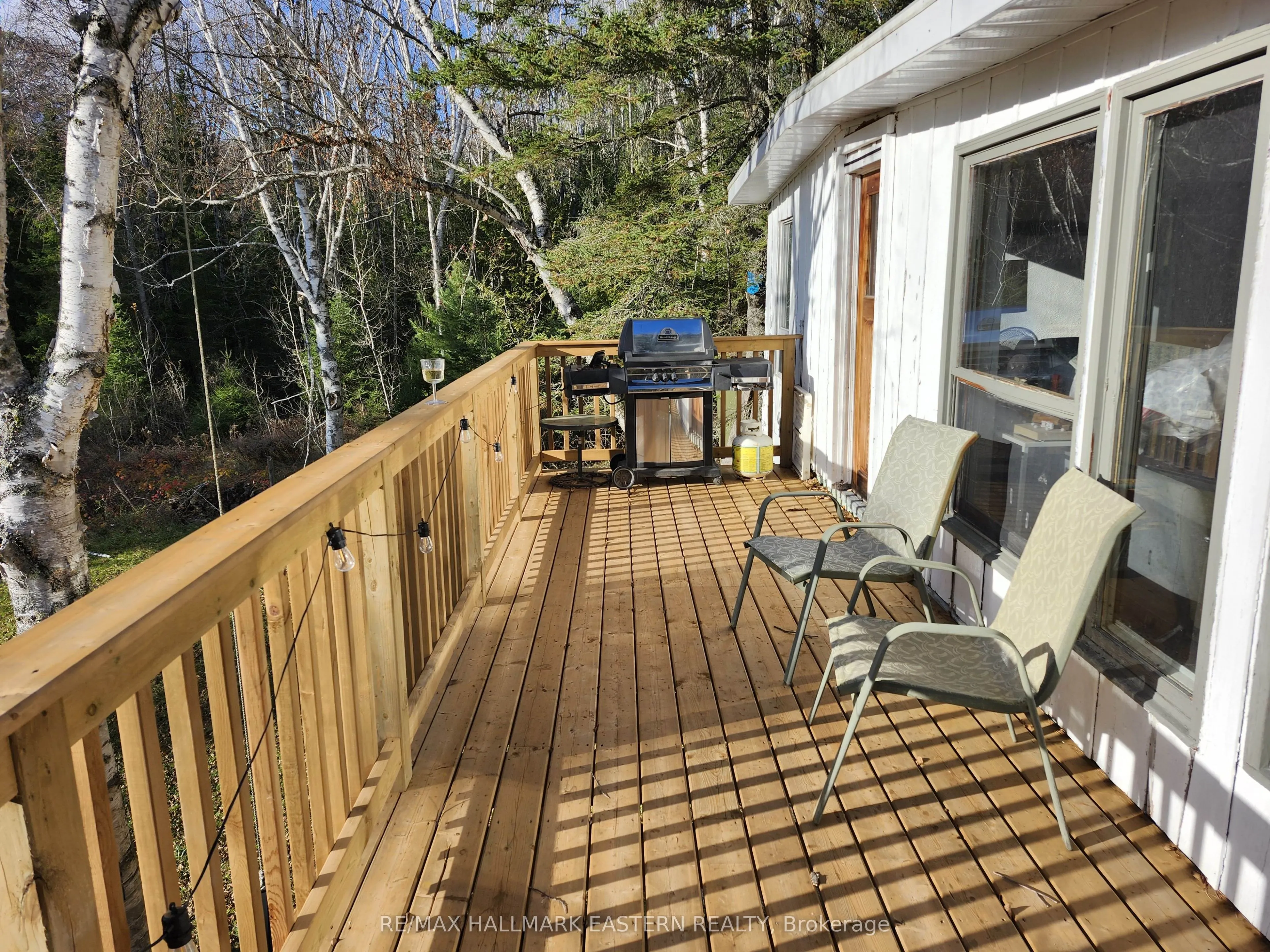 106 LAKEVIEW Crescent