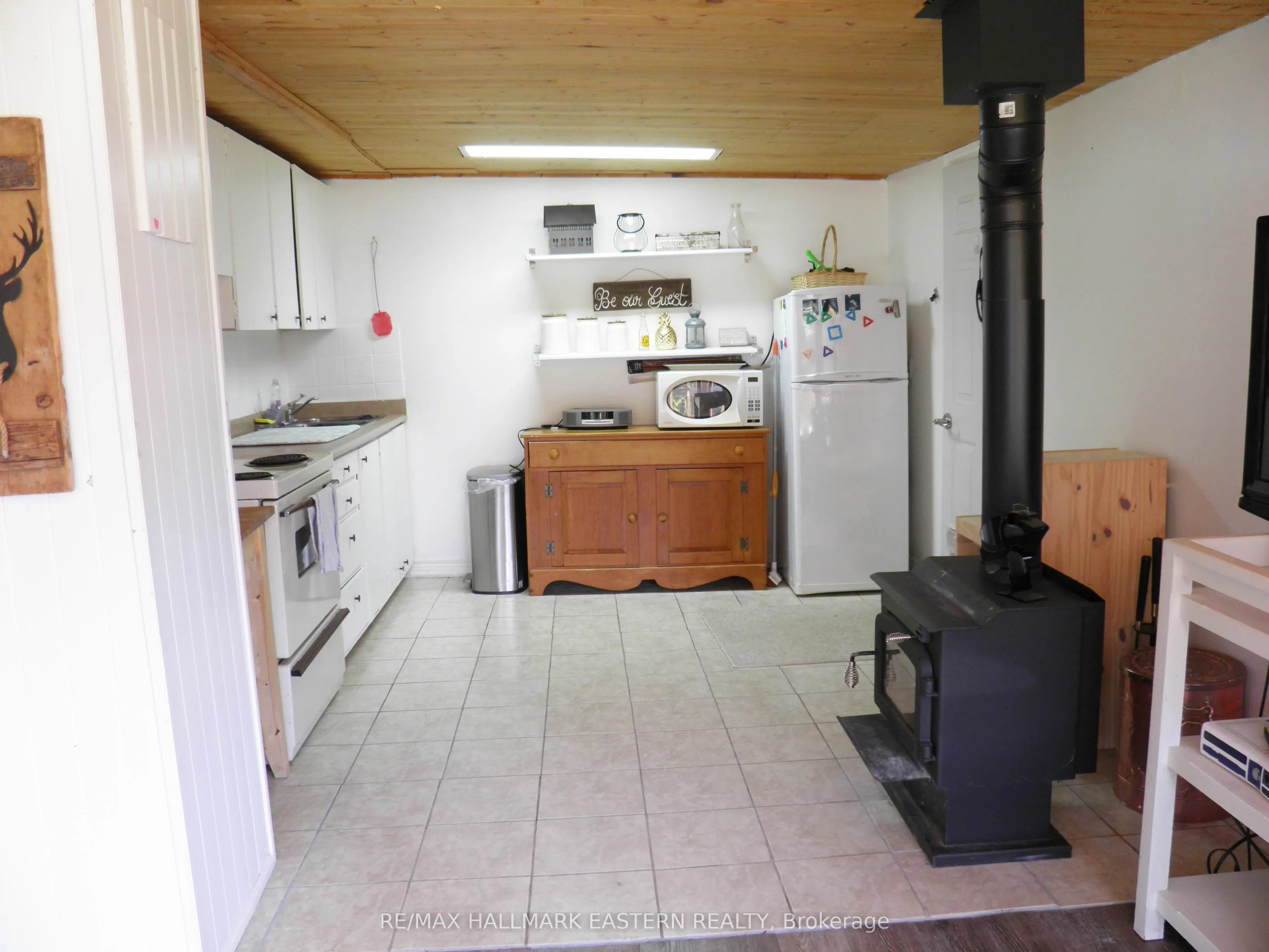 106 LAKEVIEW Crescent