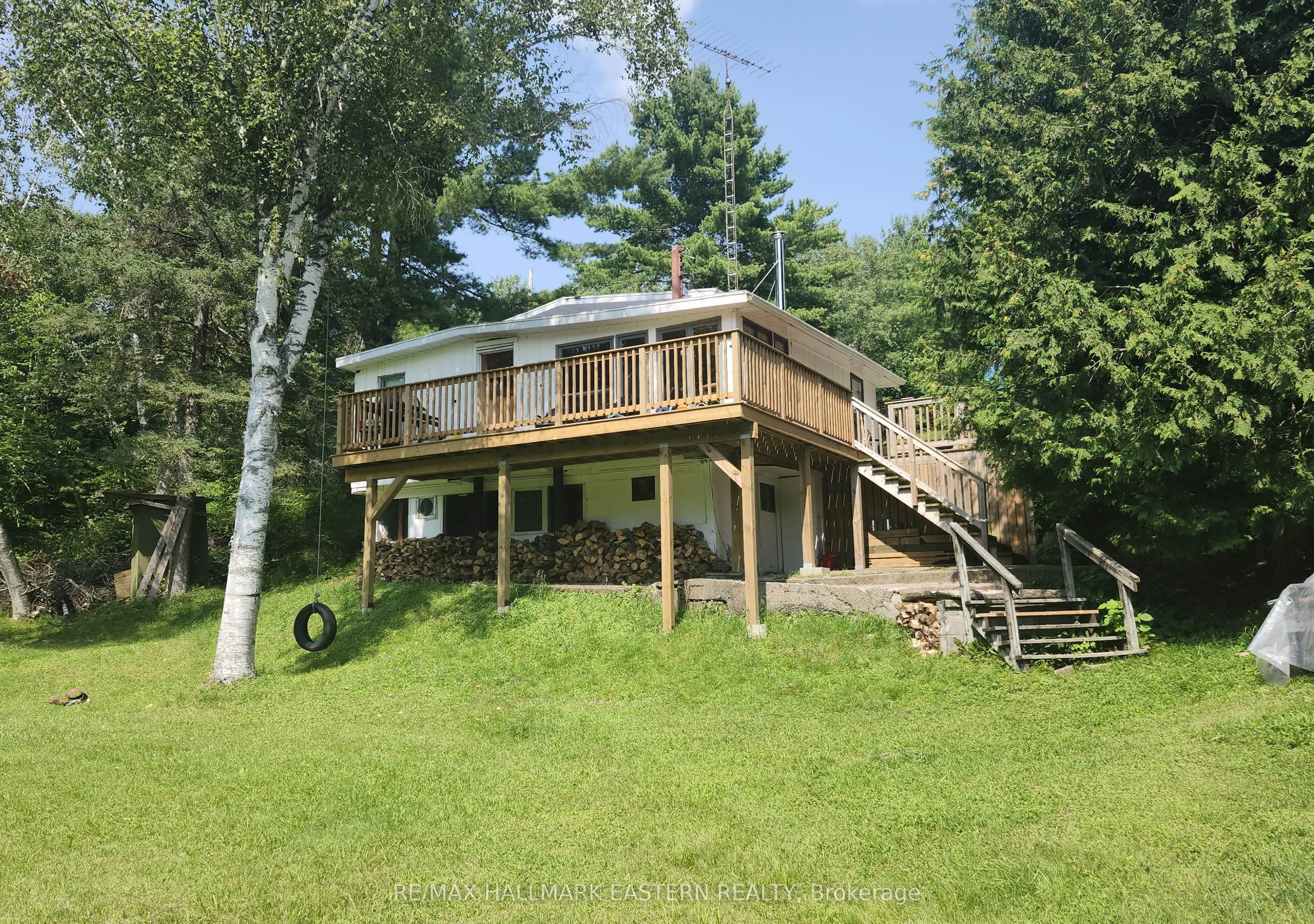 106 LAKEVIEW Crescent