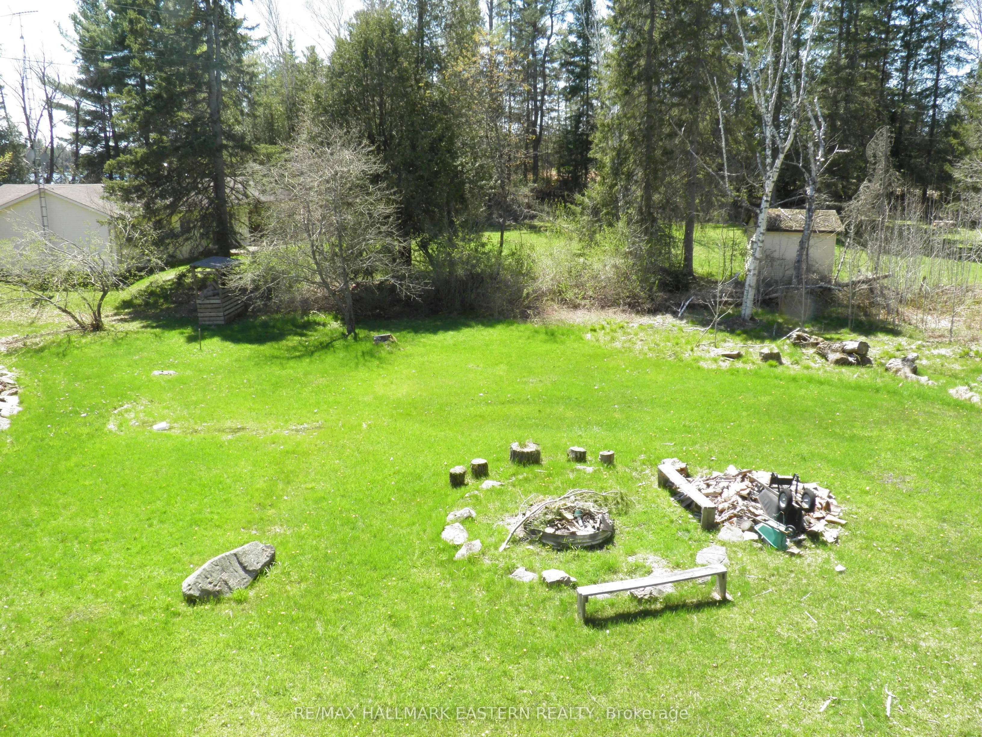 106 LAKEVIEW Crescent