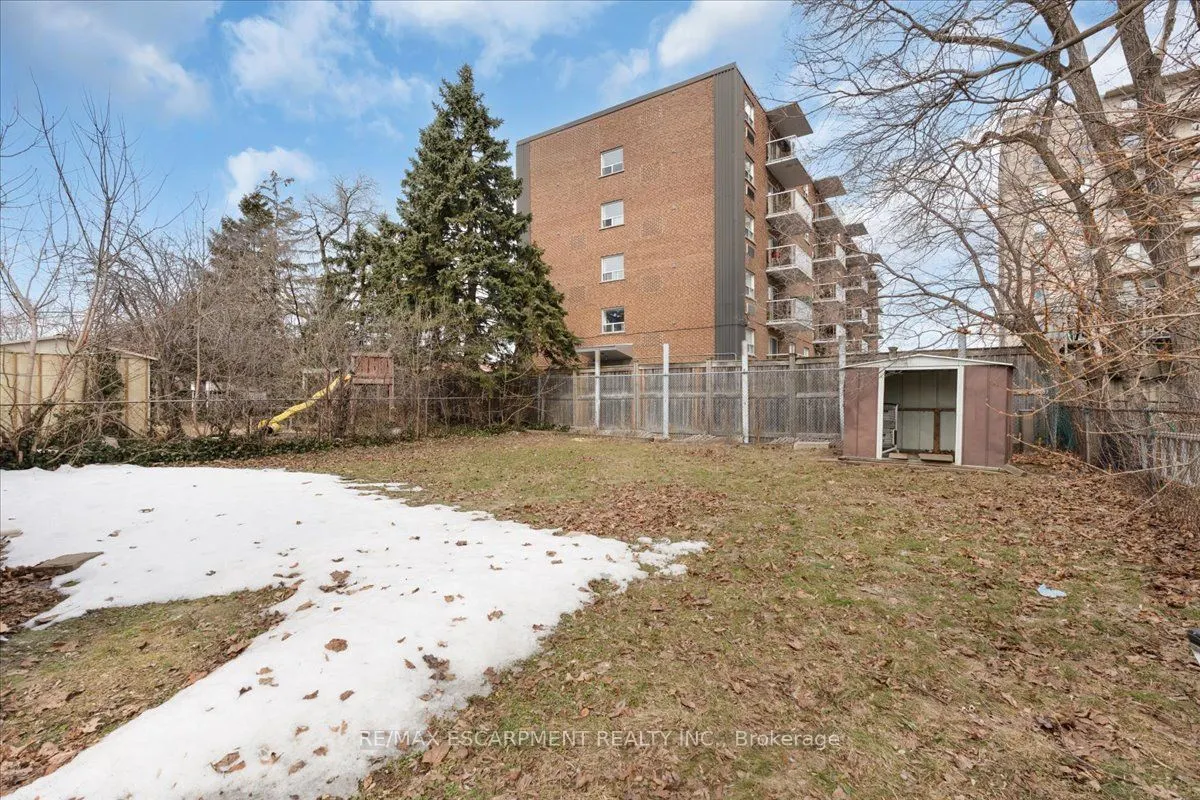 37 Lilacside Drive