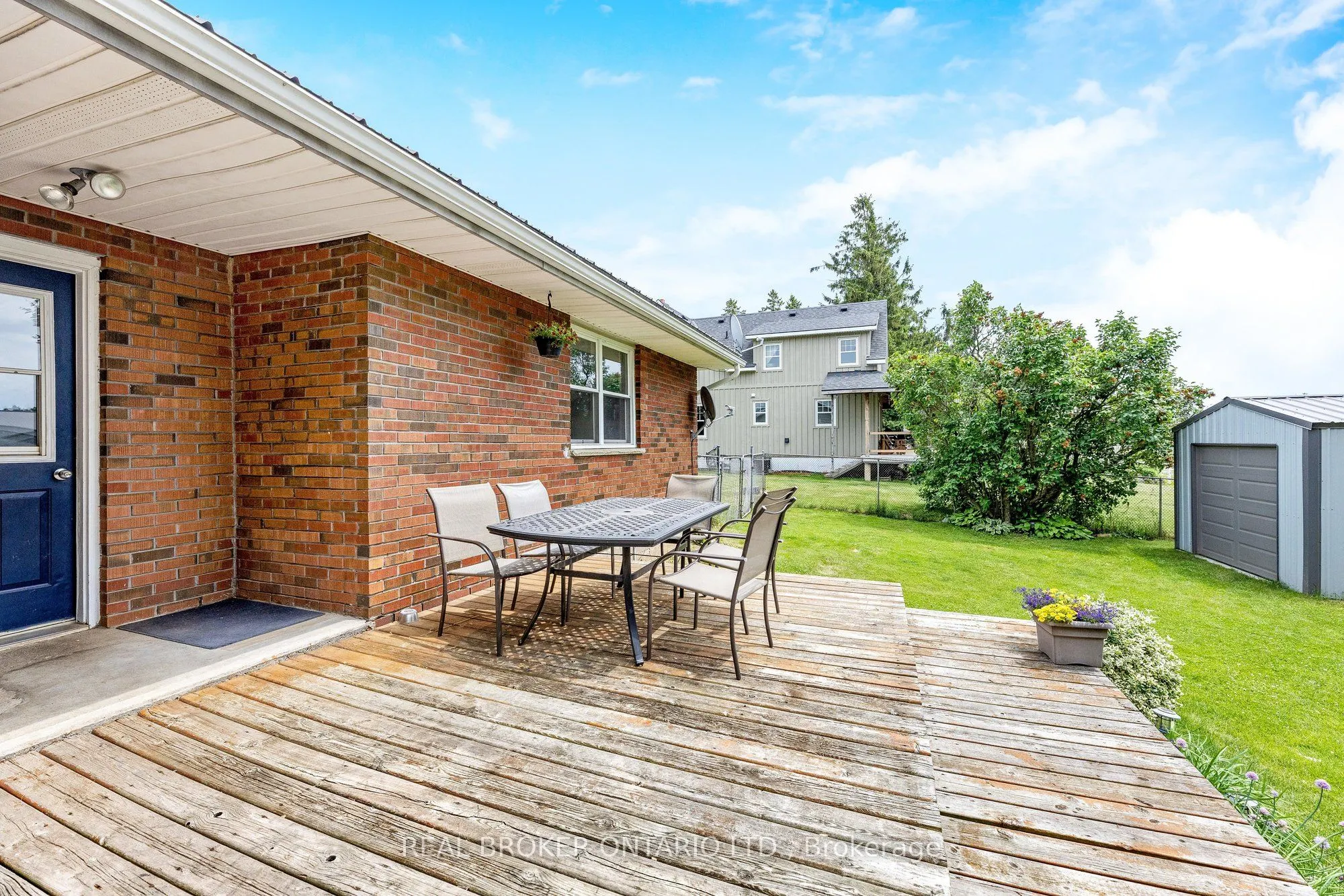 1767 Centre Road W