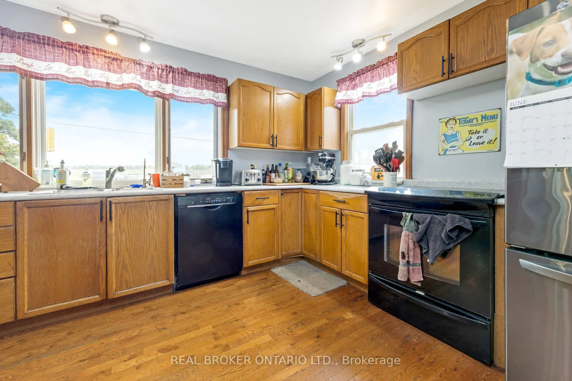 1767 Centre Road W
