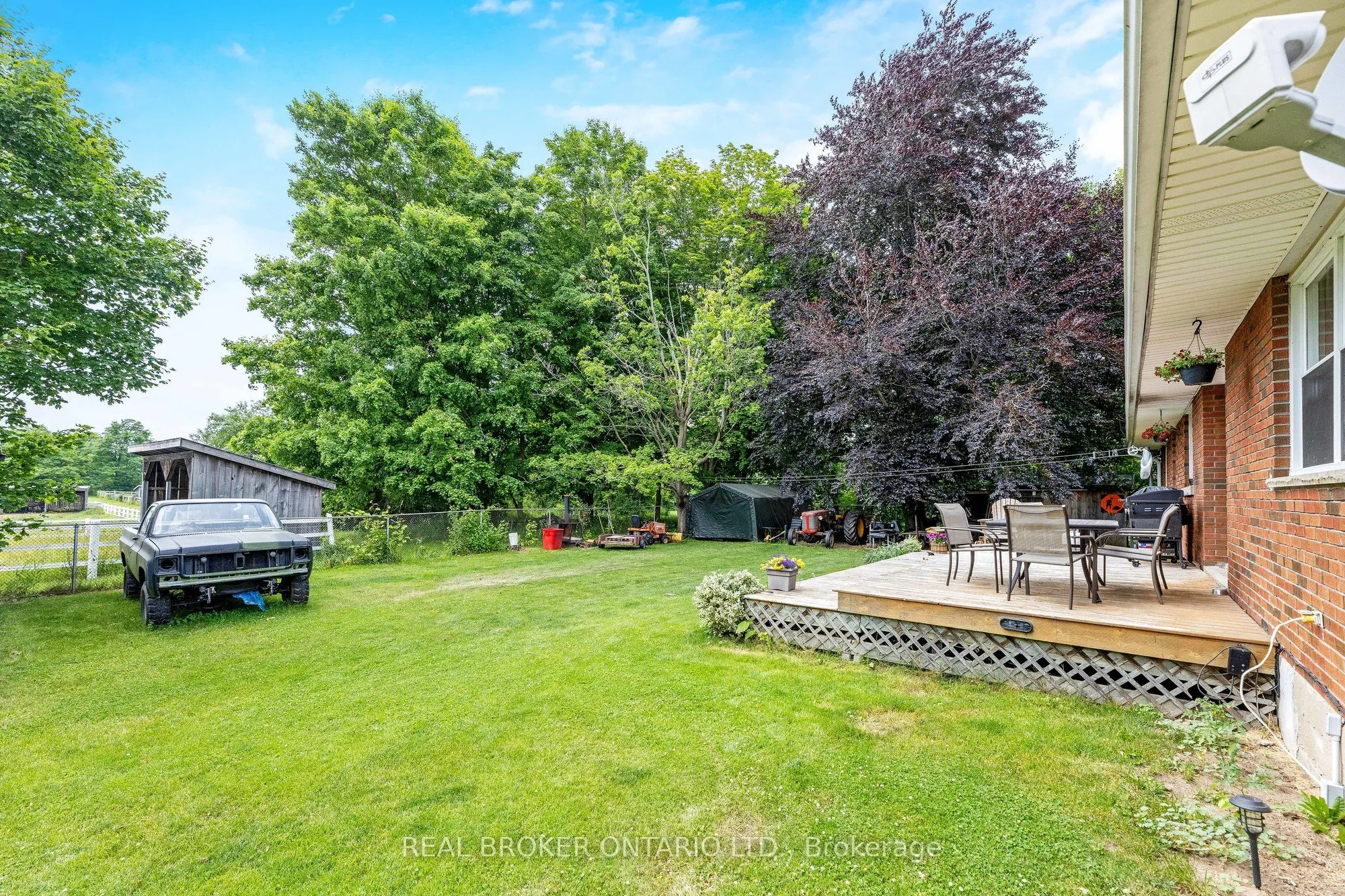 1767 Centre Road W