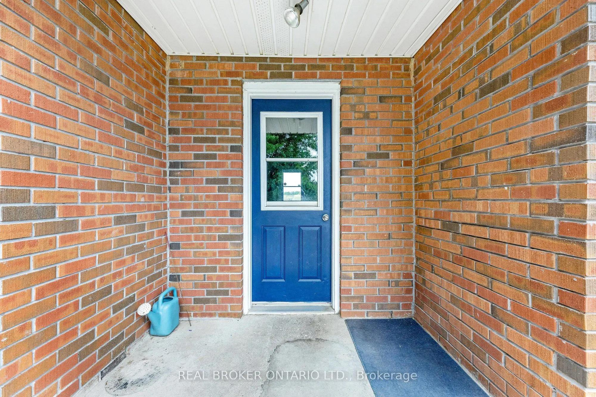 1767 Centre Road W