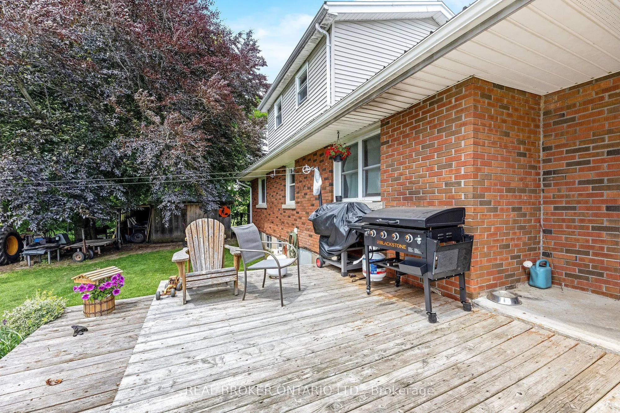 1767 Centre Road W