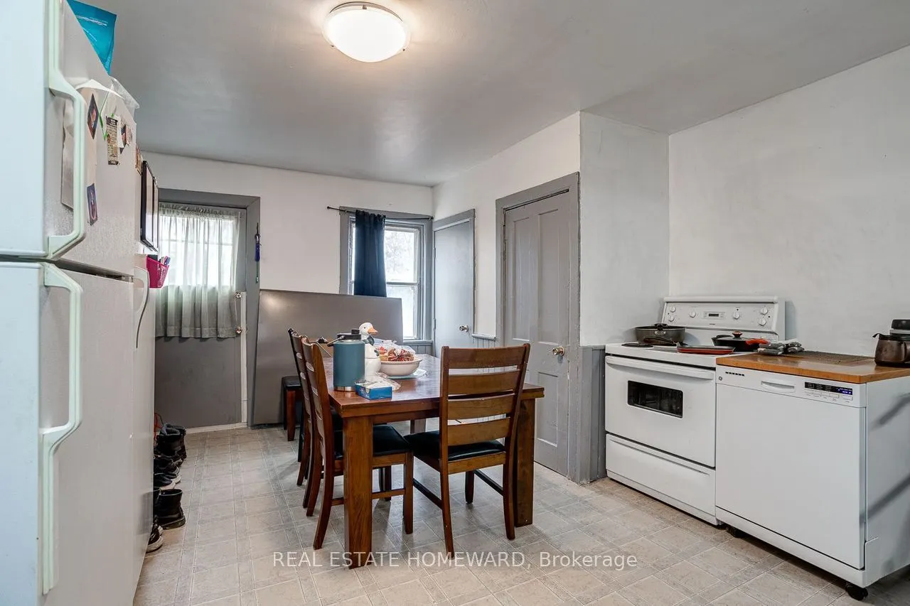 15 - 17 James Street W