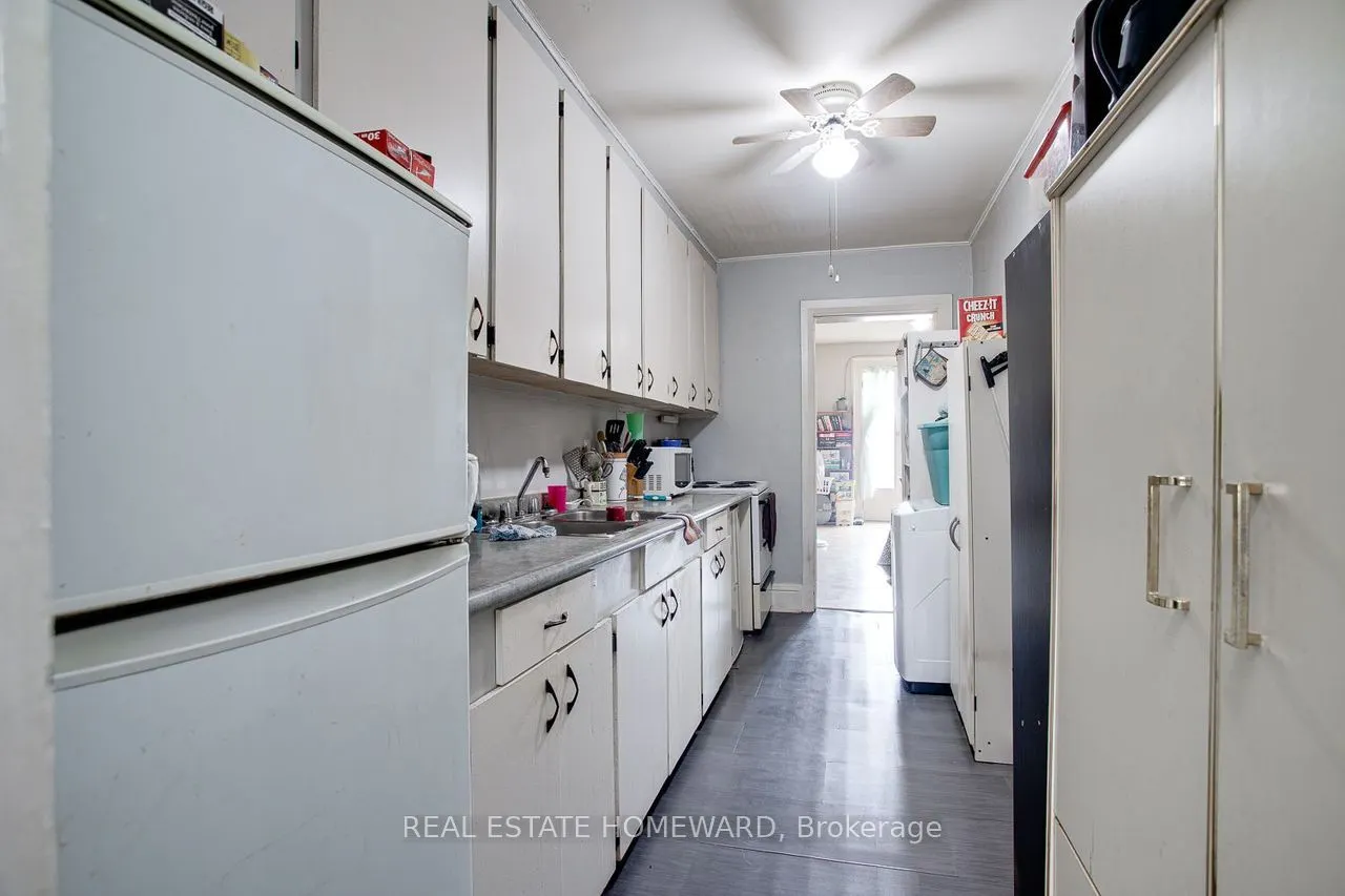 15 - 17 James Street W