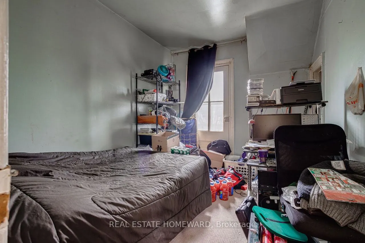 15 - 17 James Street W