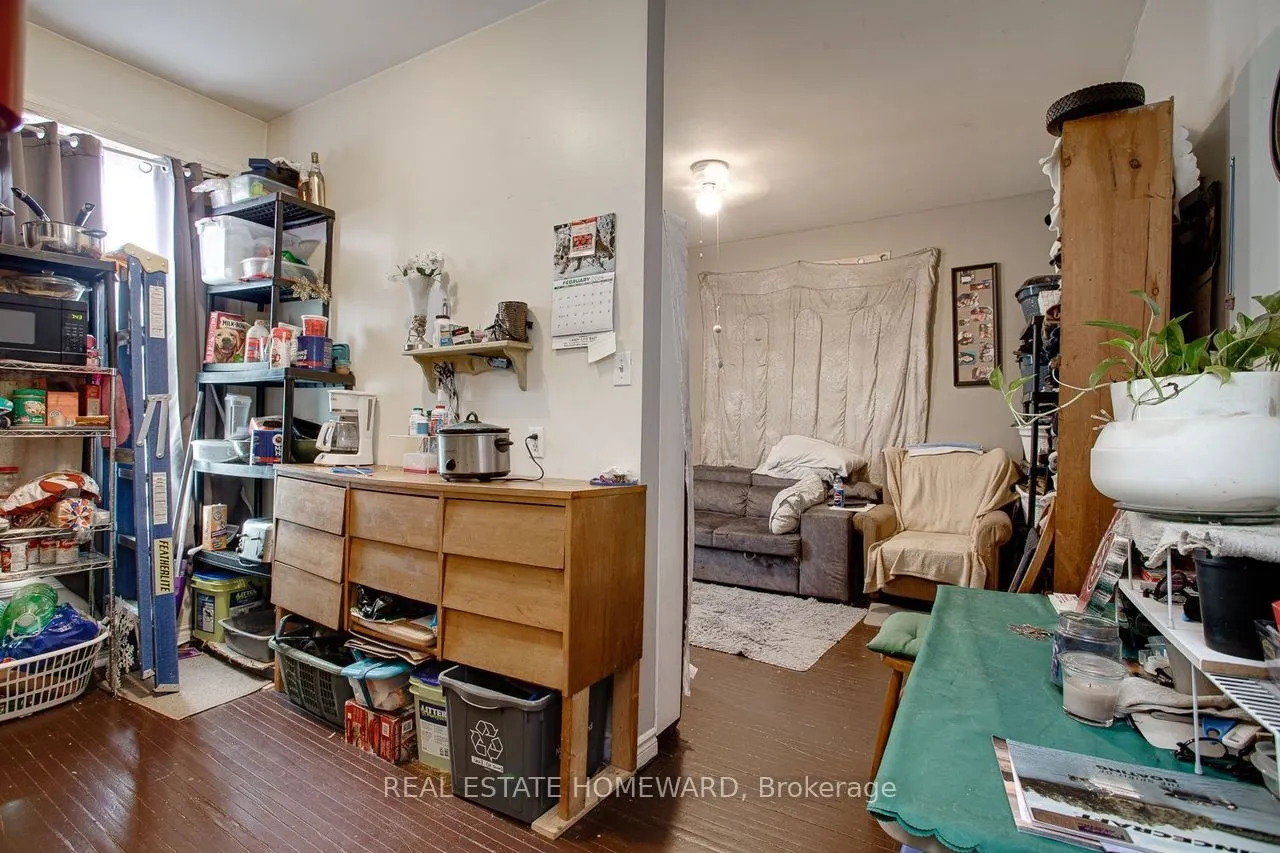 15 - 17 James Street W