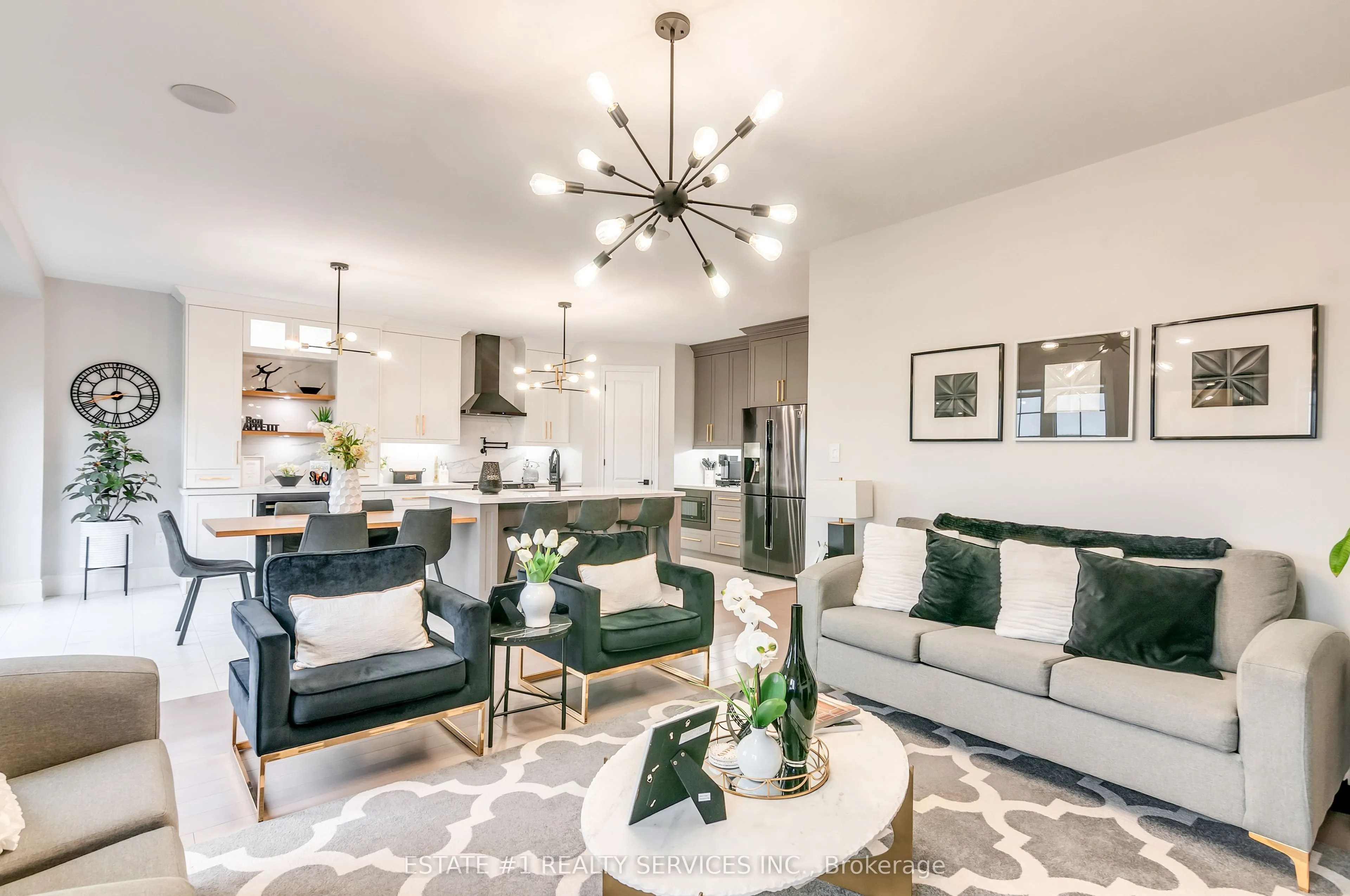 737 Gilmour Crescent