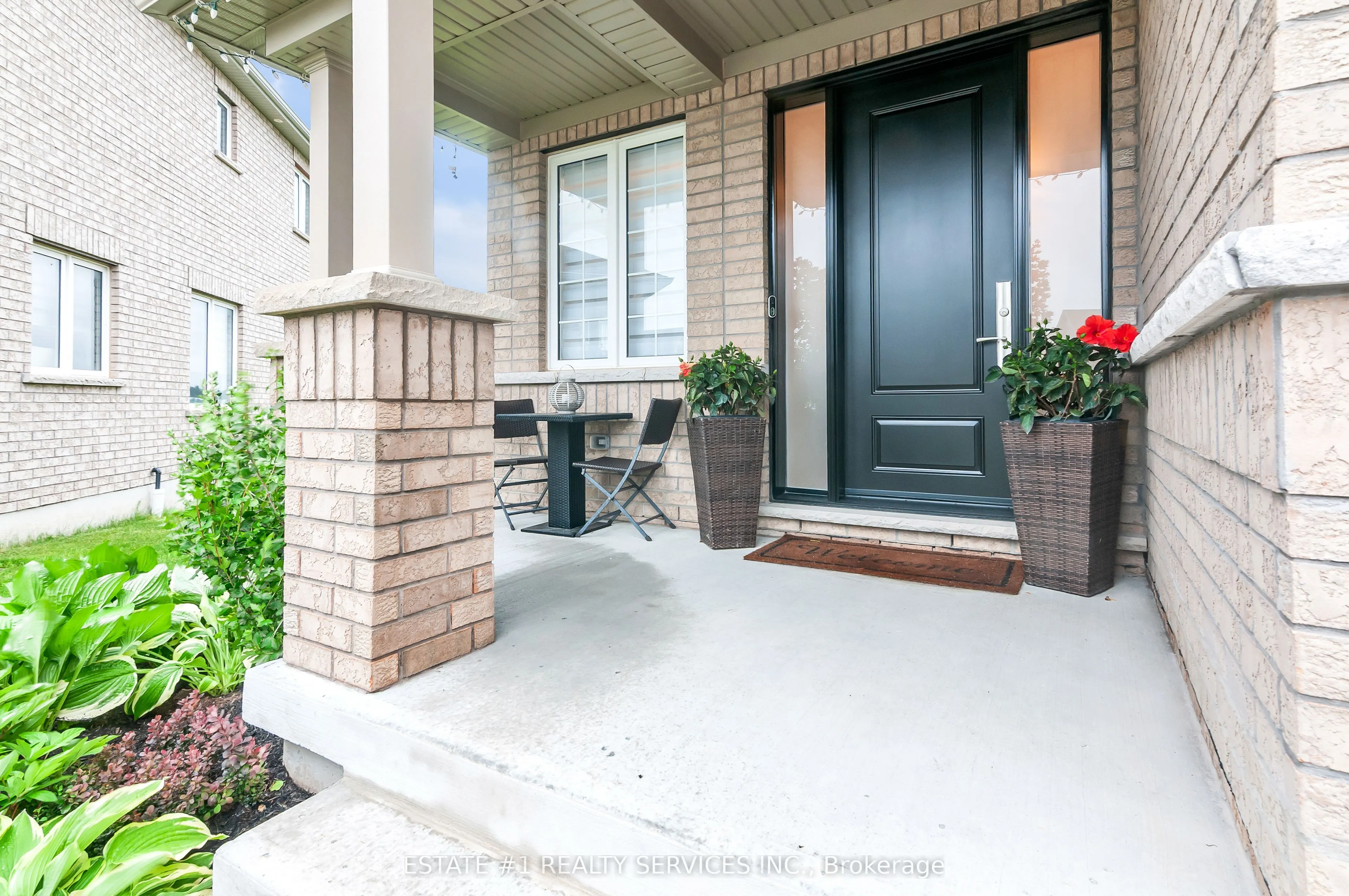 737 Gilmour Crescent
