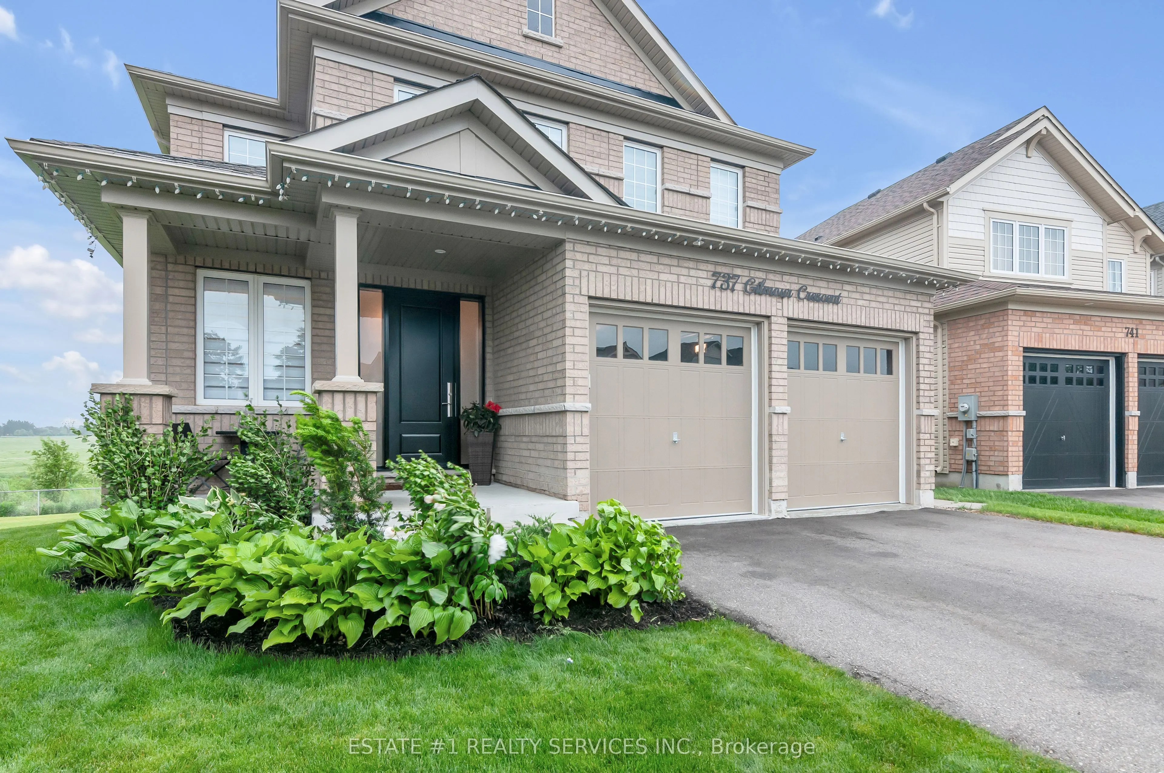 737 Gilmour Crescent