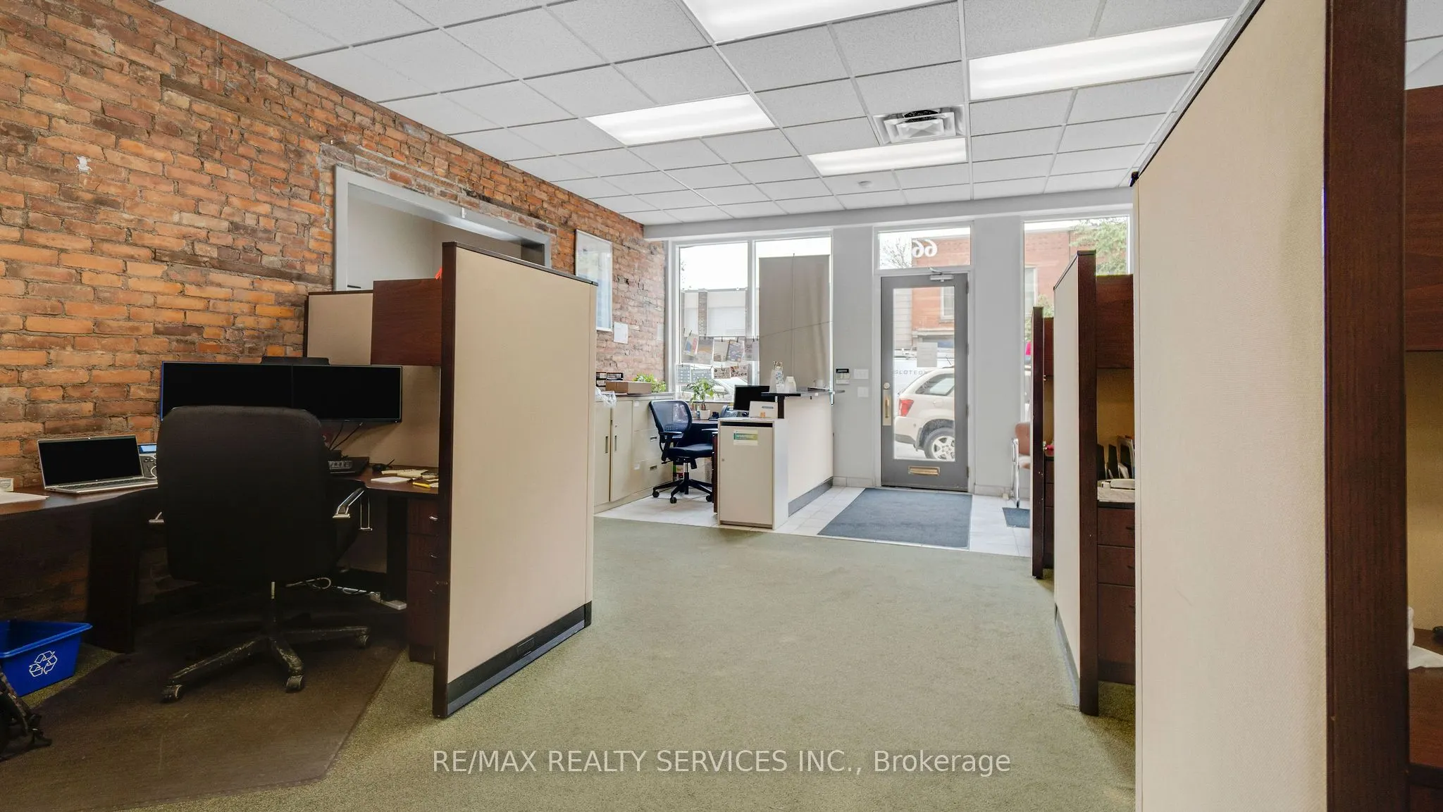 66 King Street W