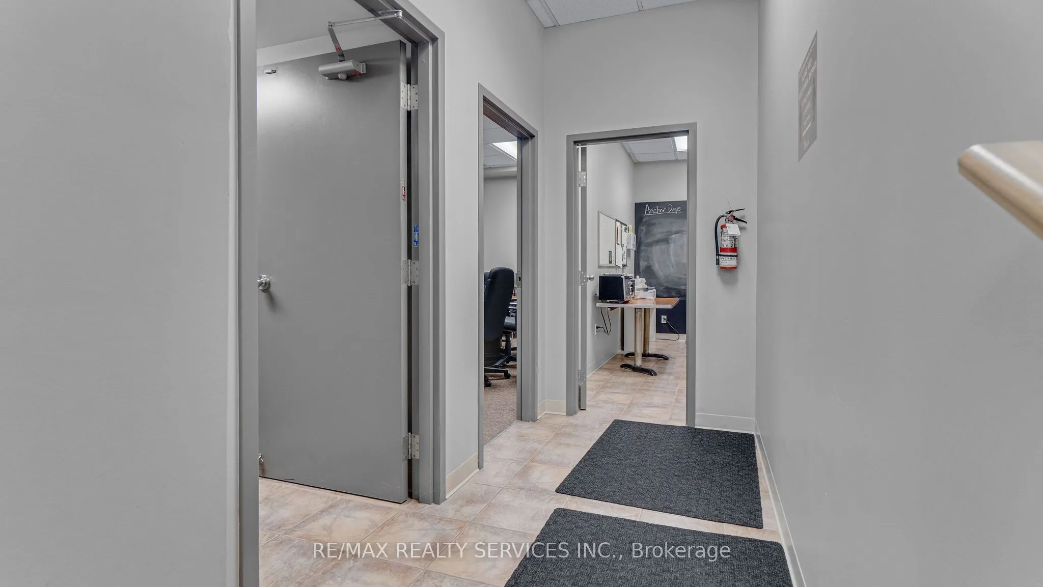 66 King Street W