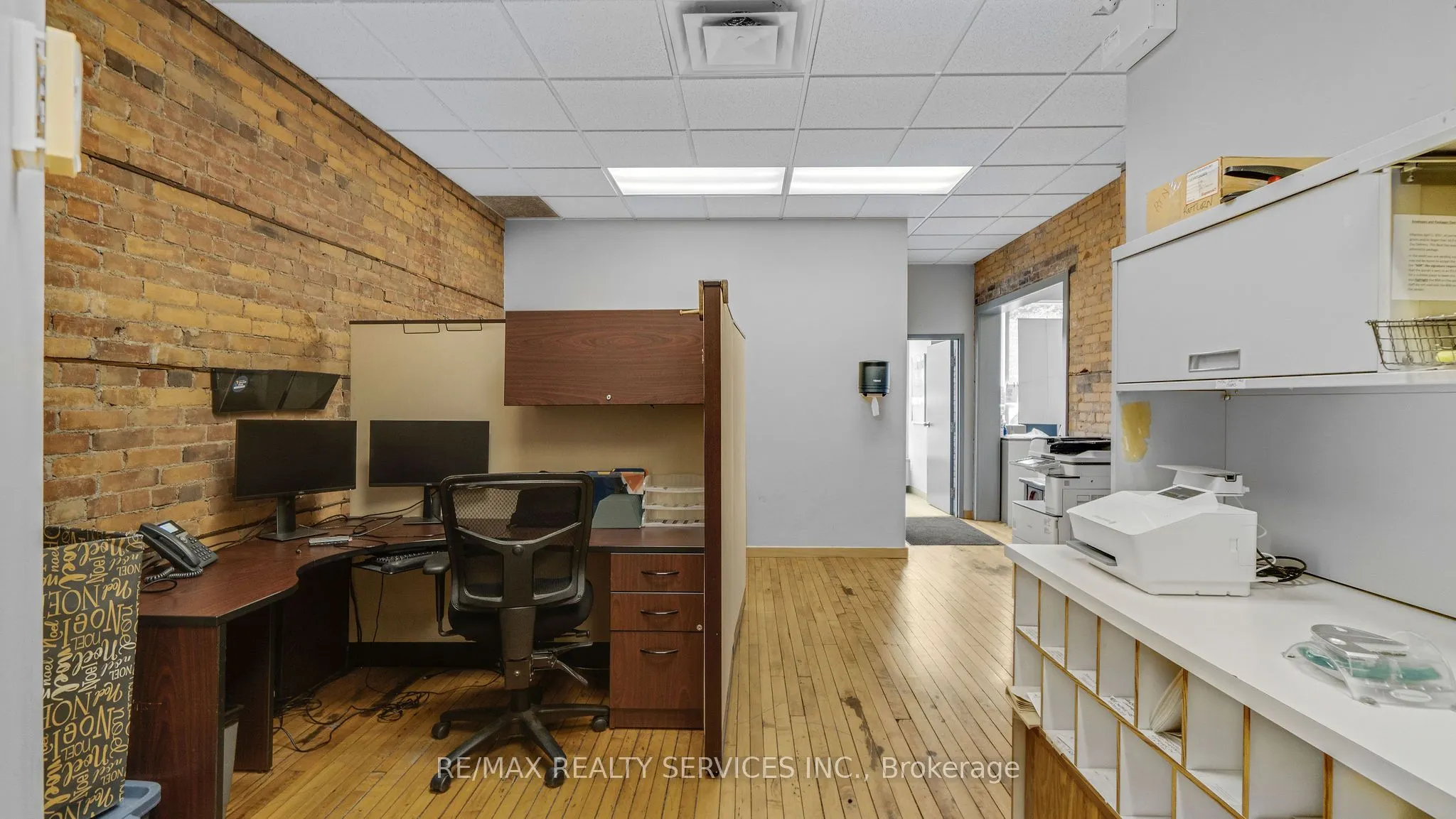 66 King Street W
