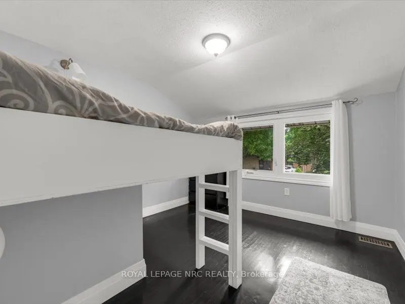 39 Meadowlark Street