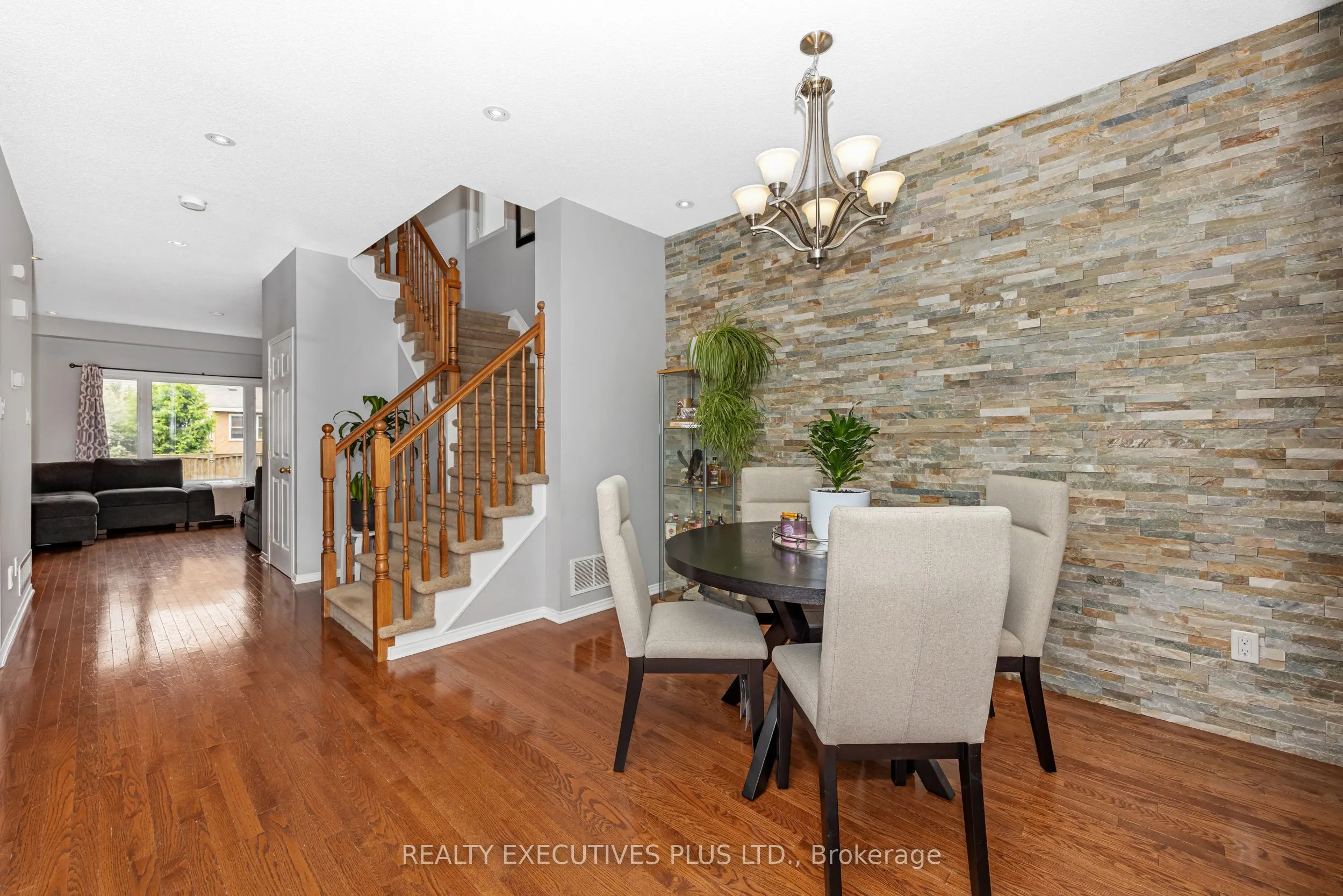 341 Jasper Crescent