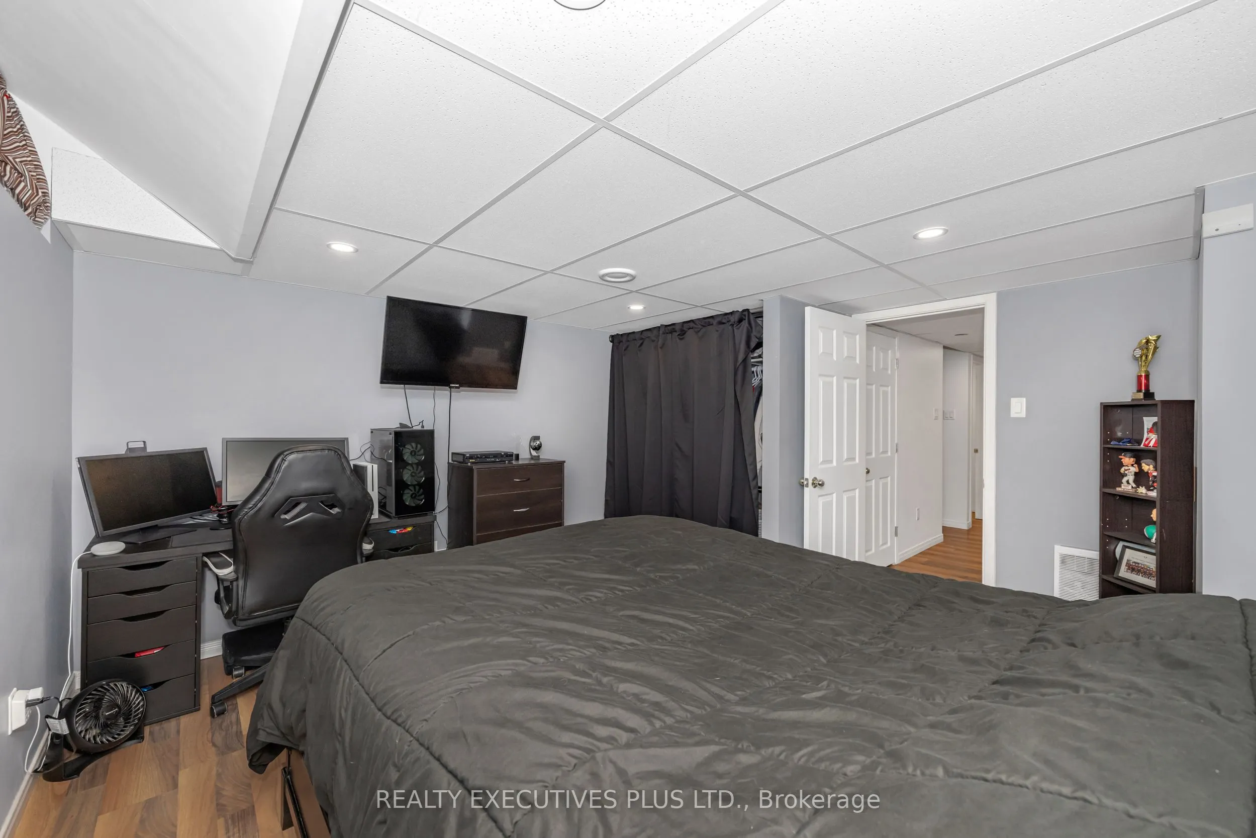 341 Jasper Crescent