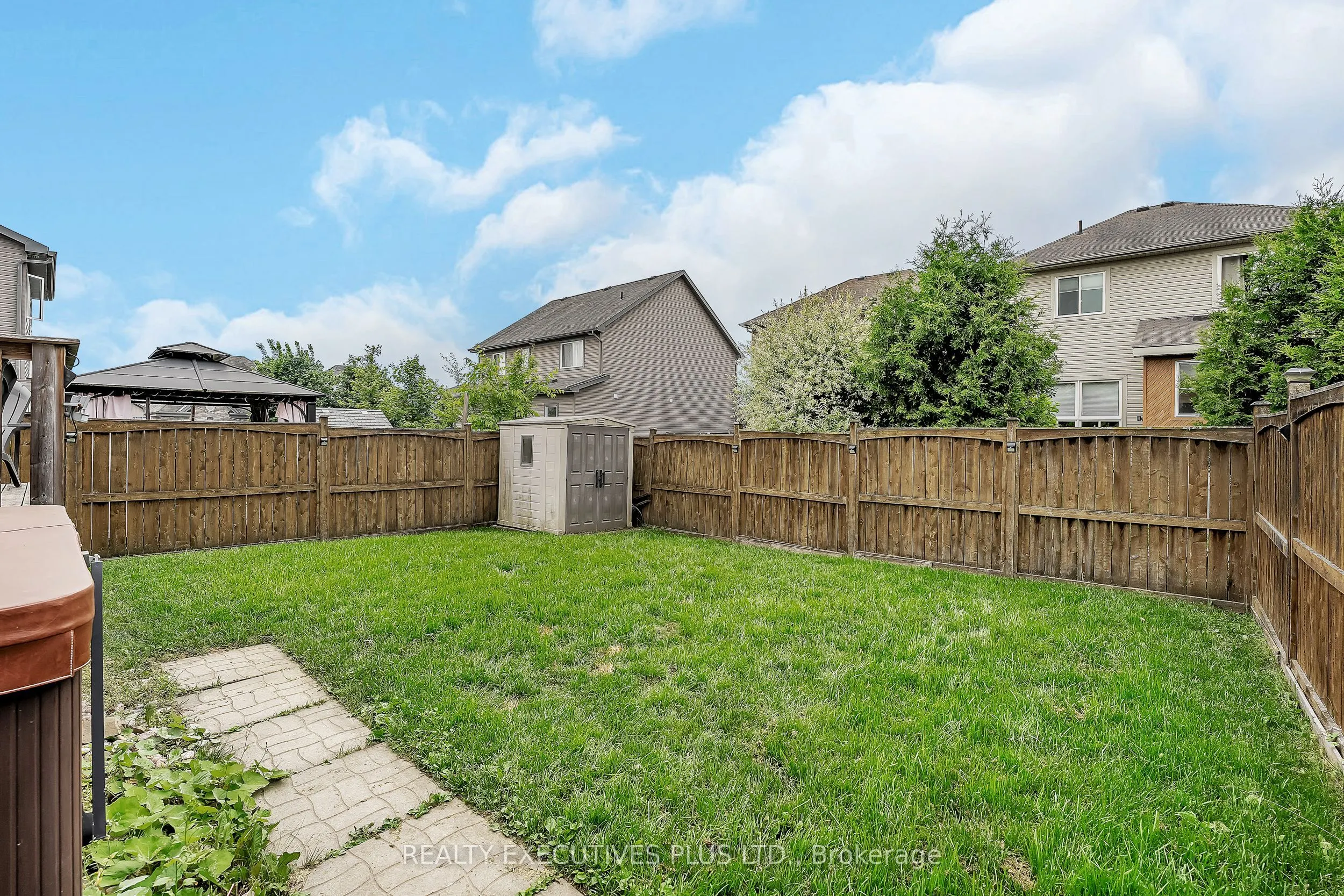 341 Jasper Crescent