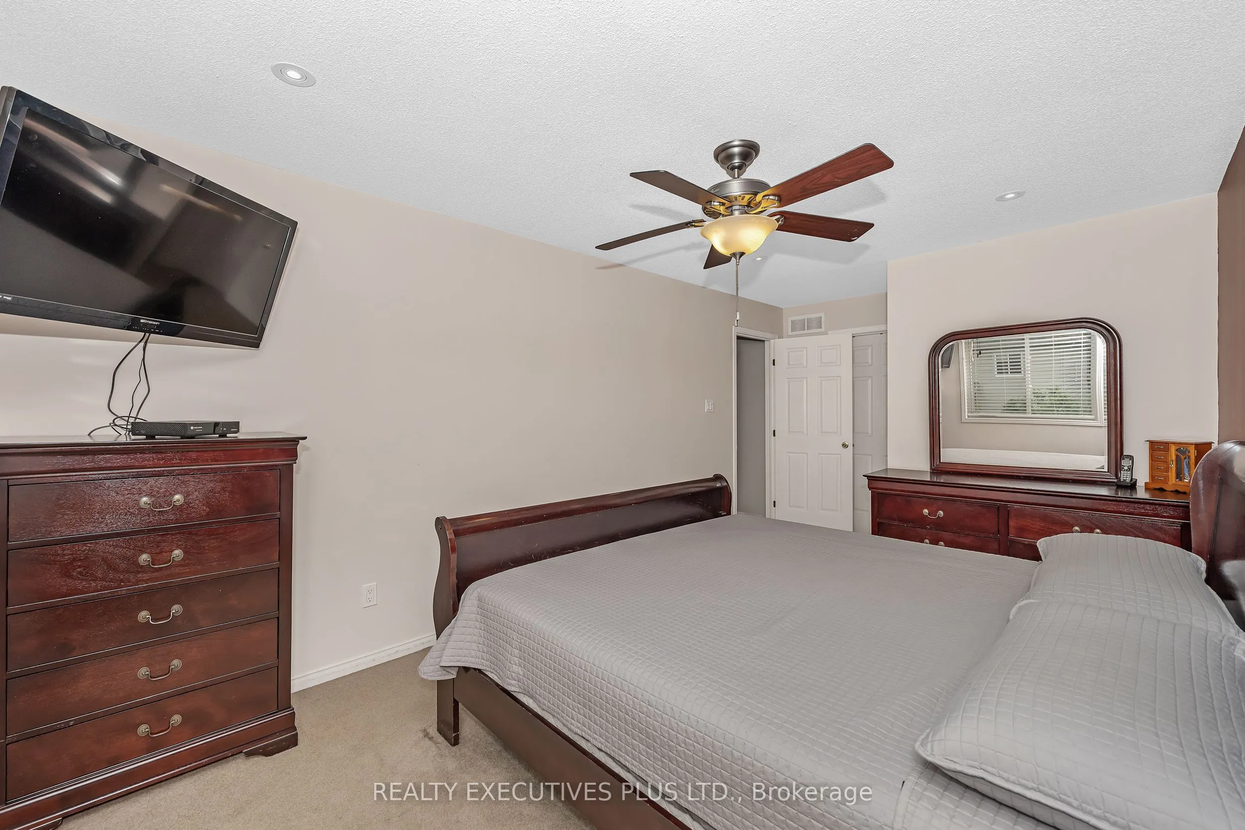 341 Jasper Crescent