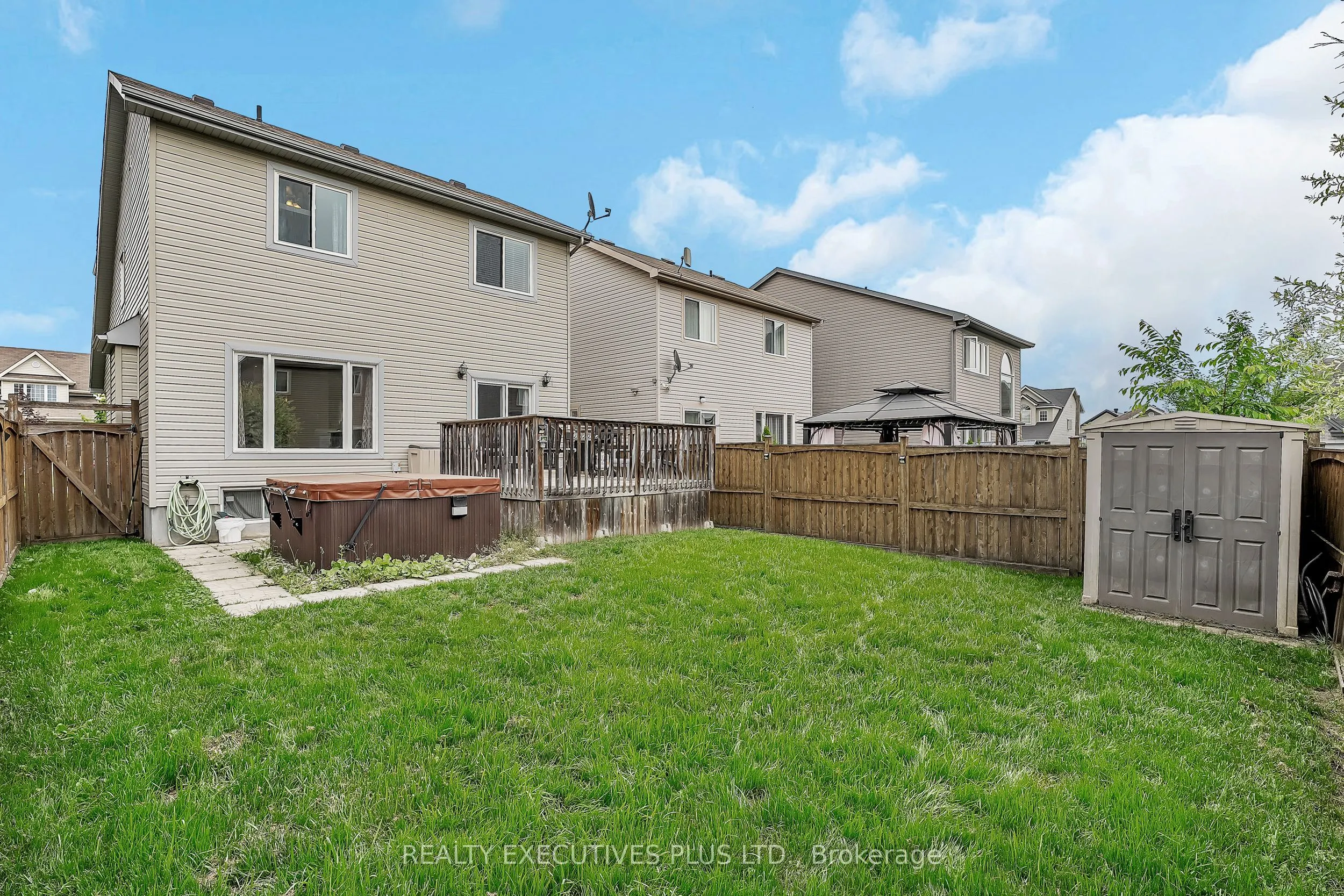 341 Jasper Crescent