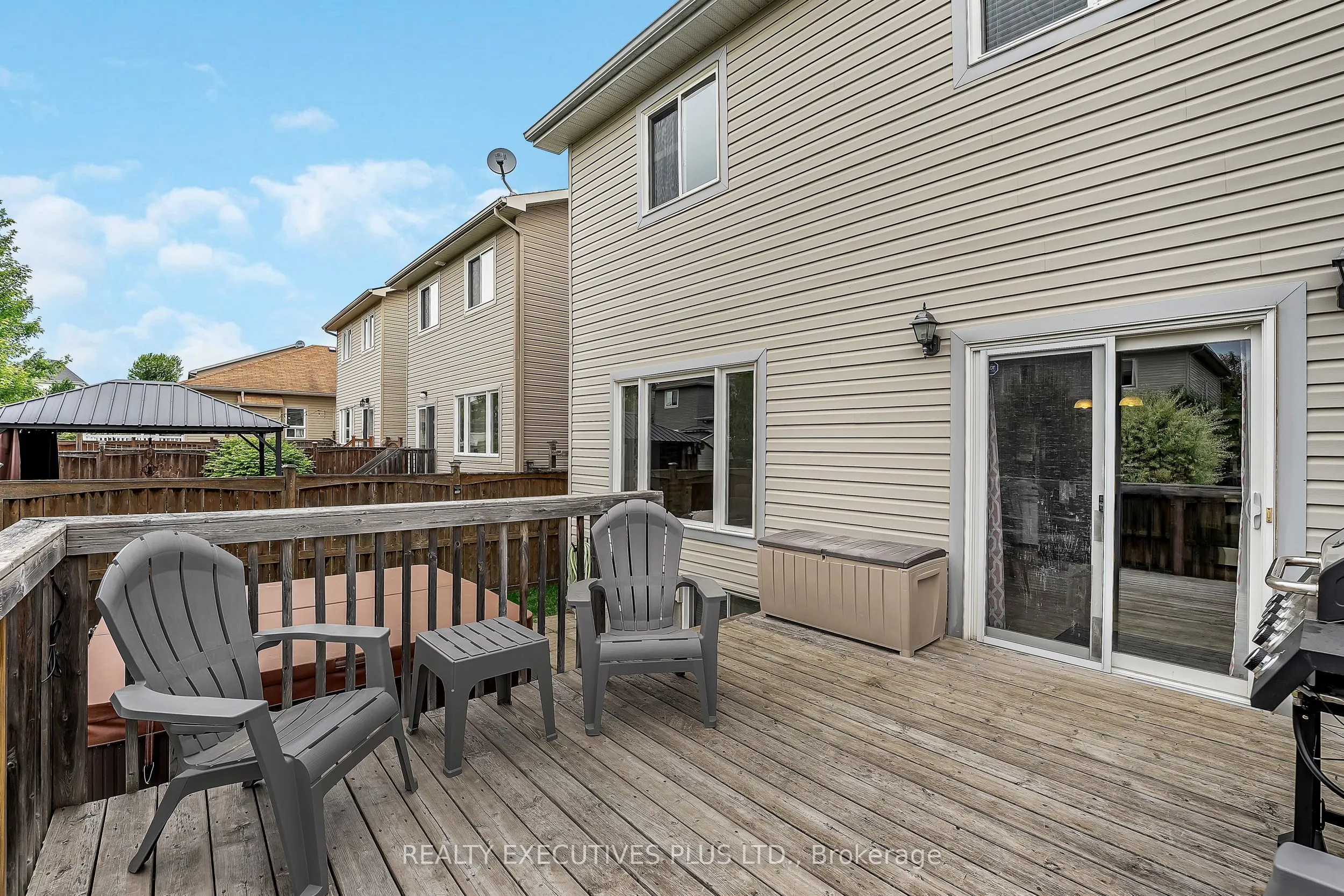 341 Jasper Crescent