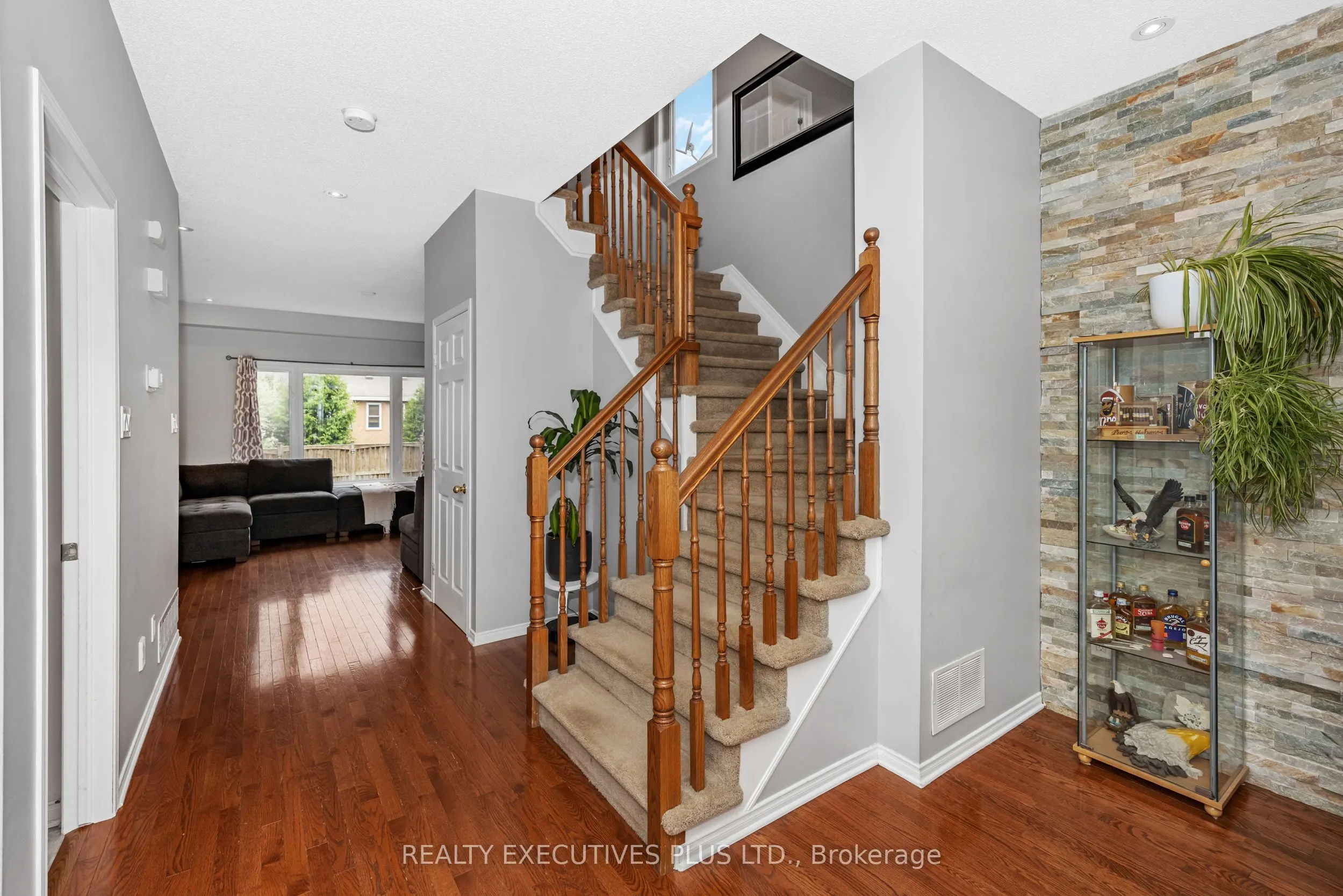 341 Jasper Crescent