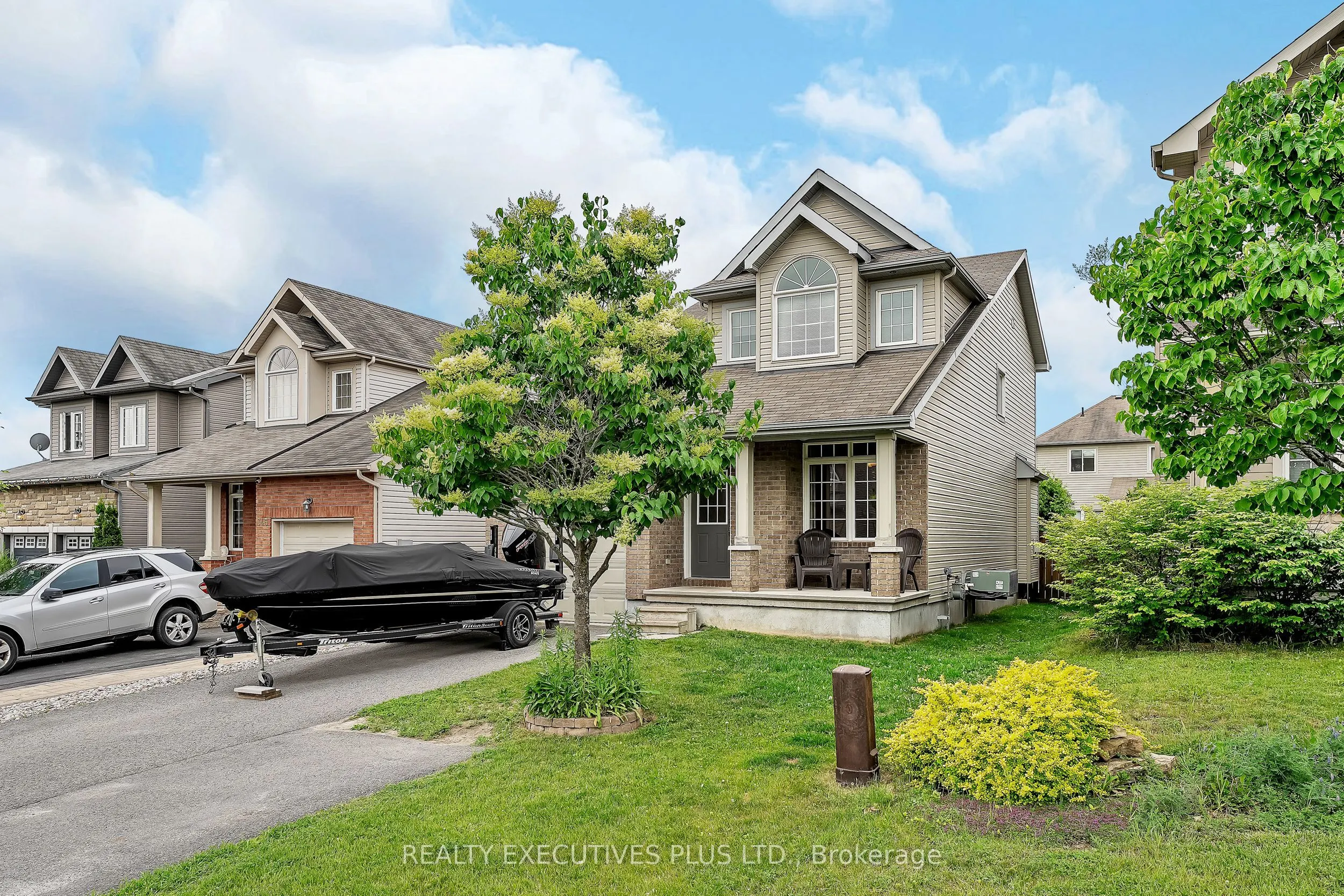 341 Jasper Crescent