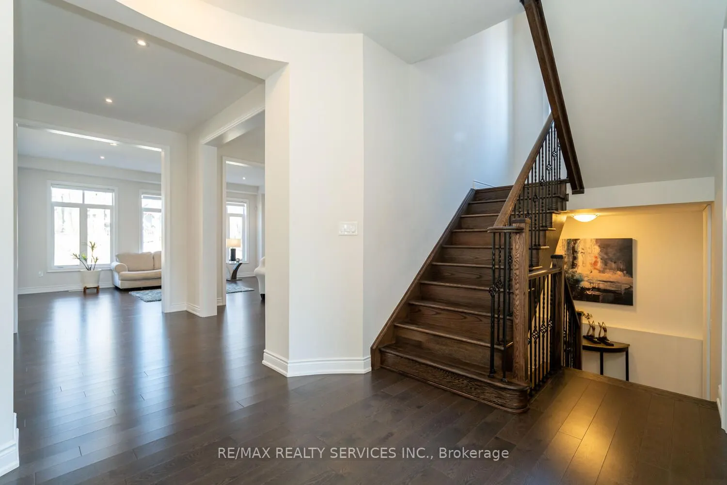 945 PONDCLIFFE Court