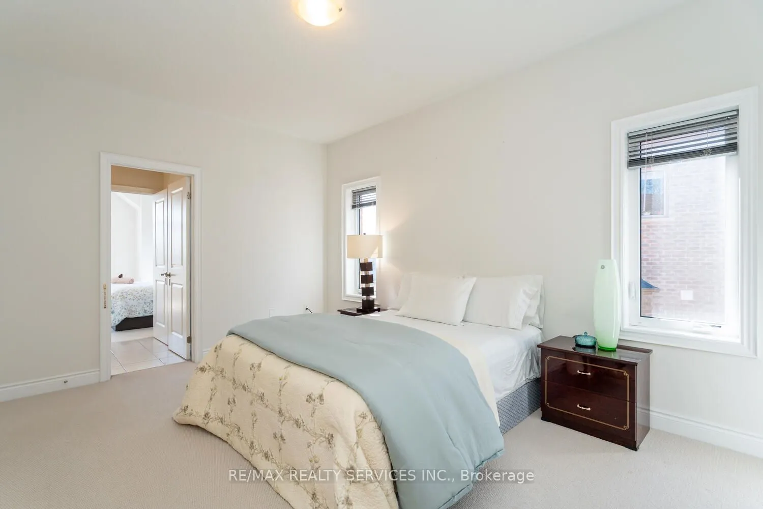 945 PONDCLIFFE Court