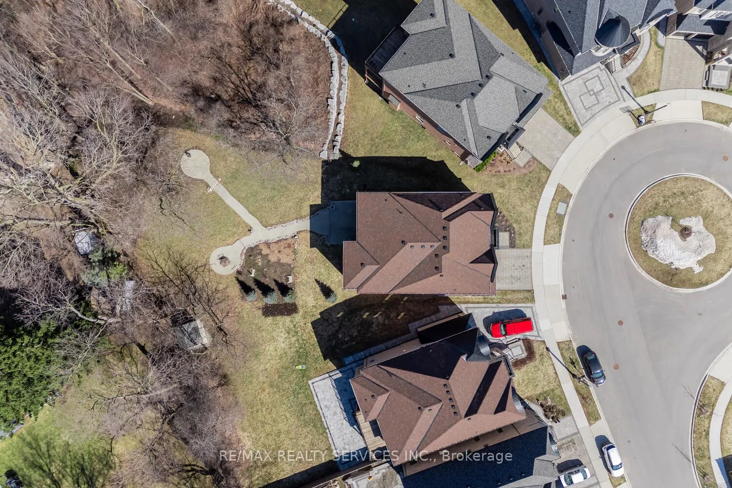 945 PONDCLIFFE Court
