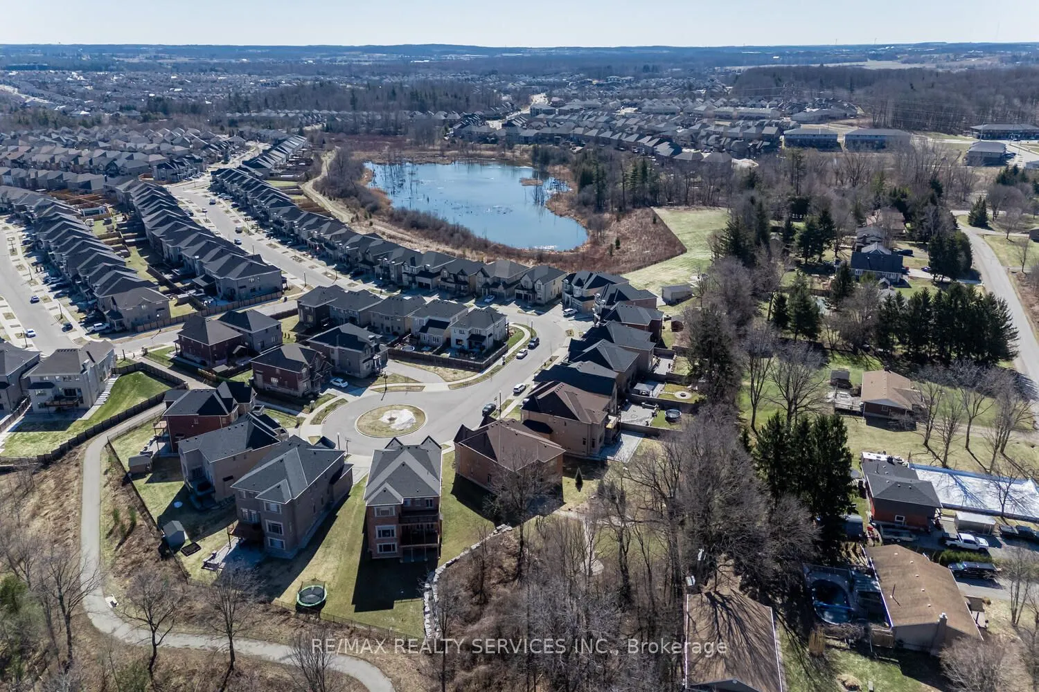 945 PONDCLIFFE Court
