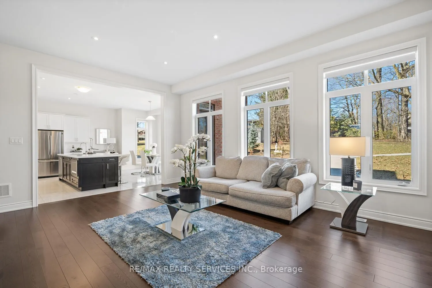 945 PONDCLIFFE Court