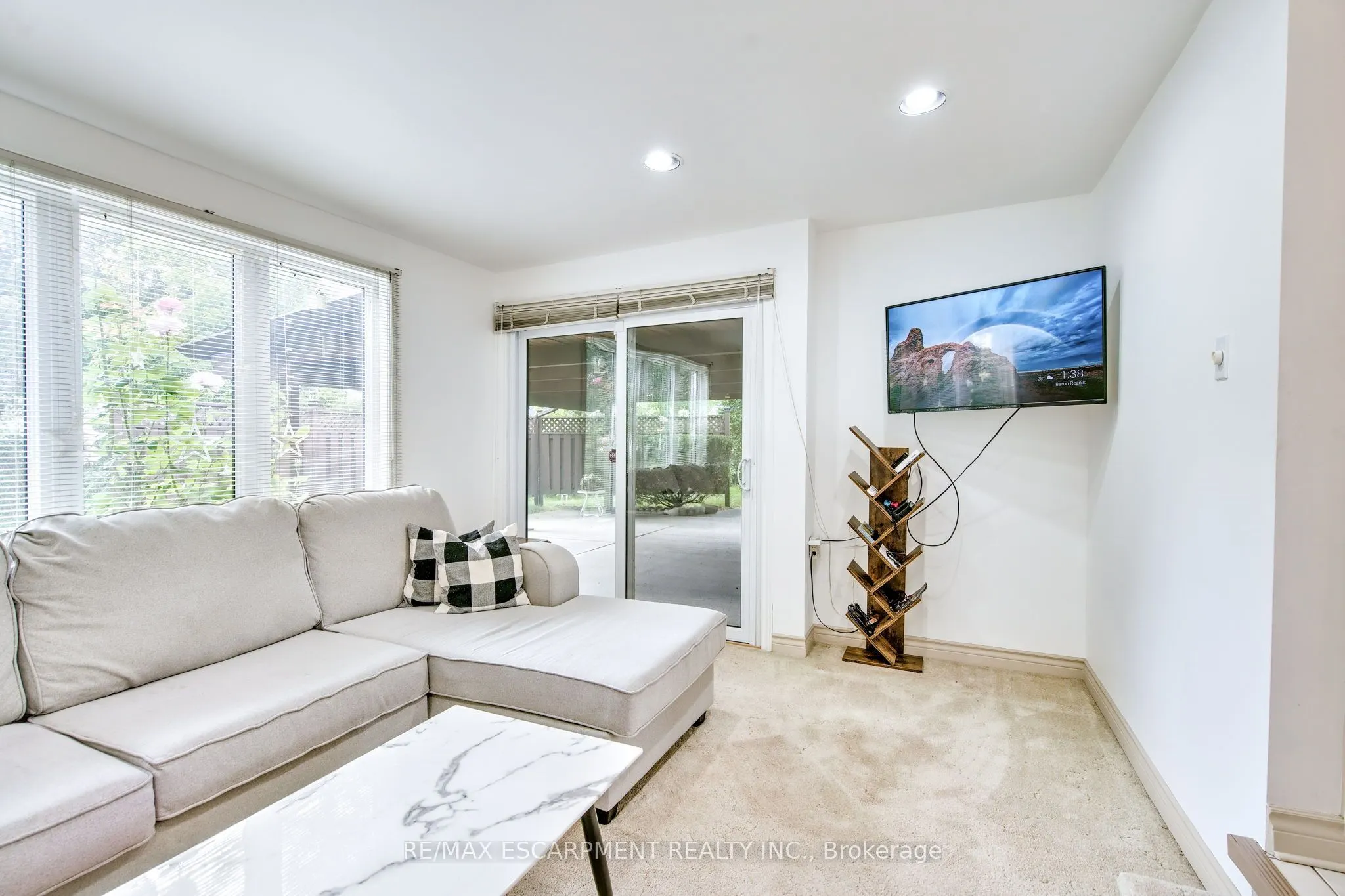 3546 Eton Crescent