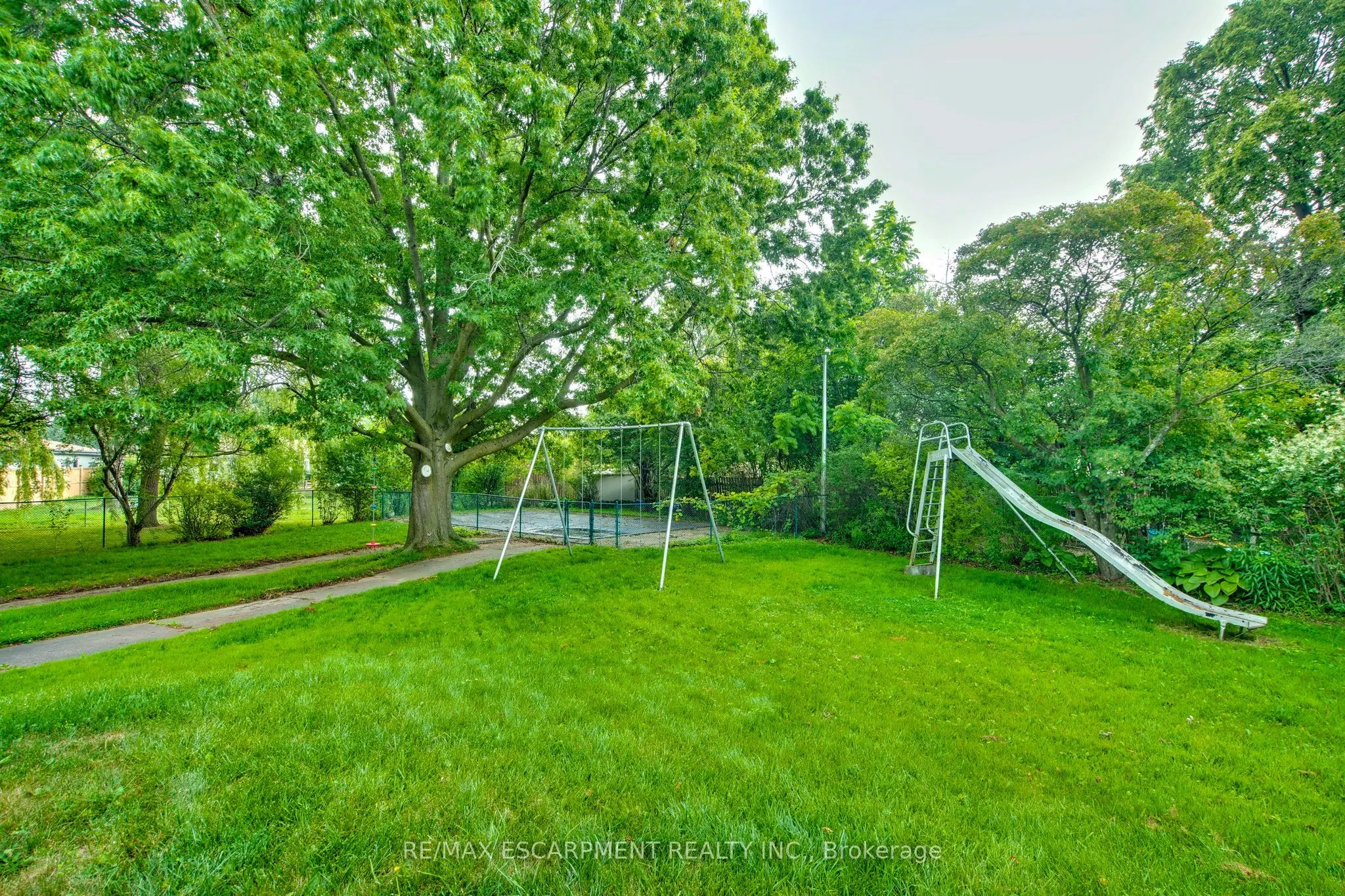 3546 Eton Crescent