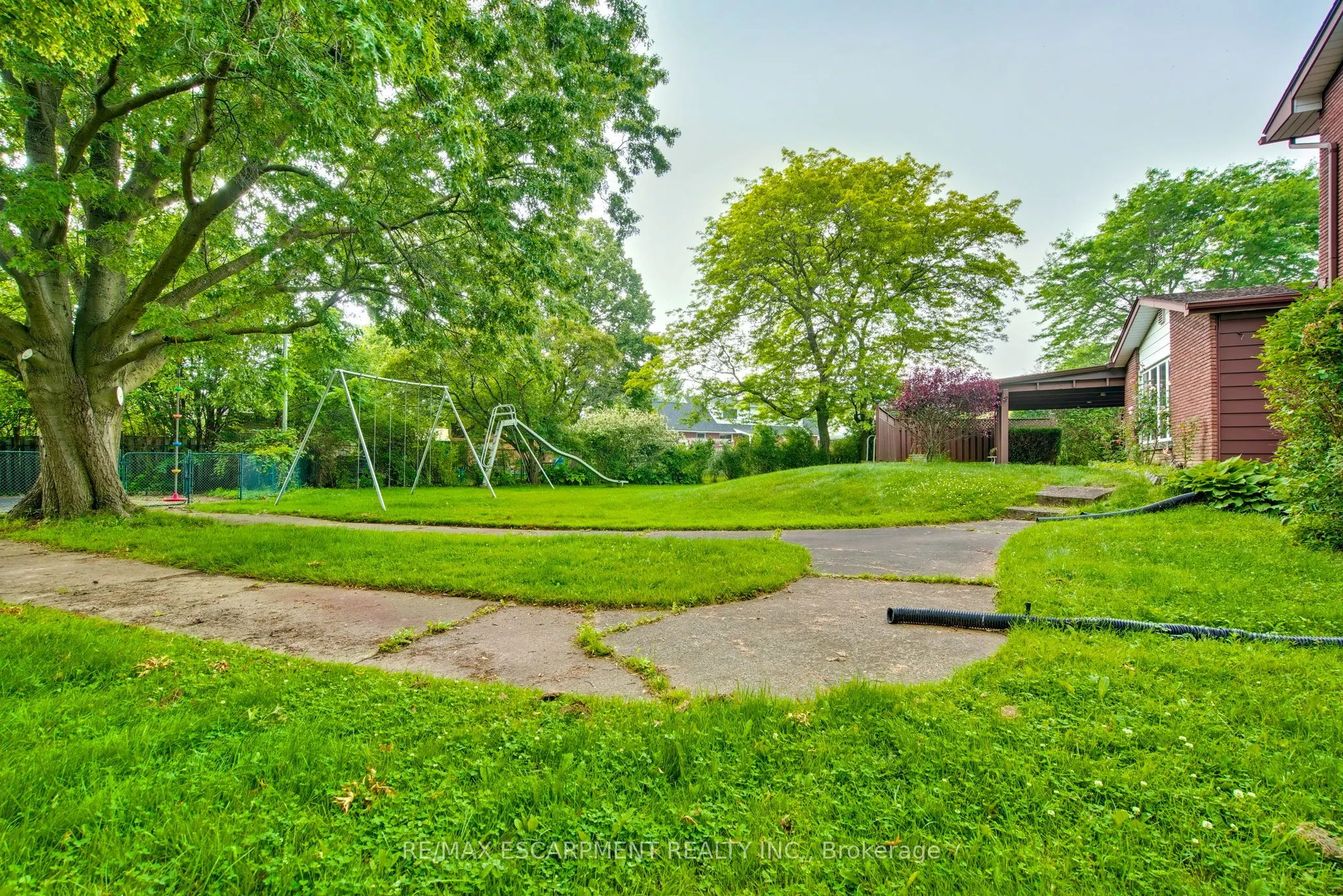 3546 Eton Crescent