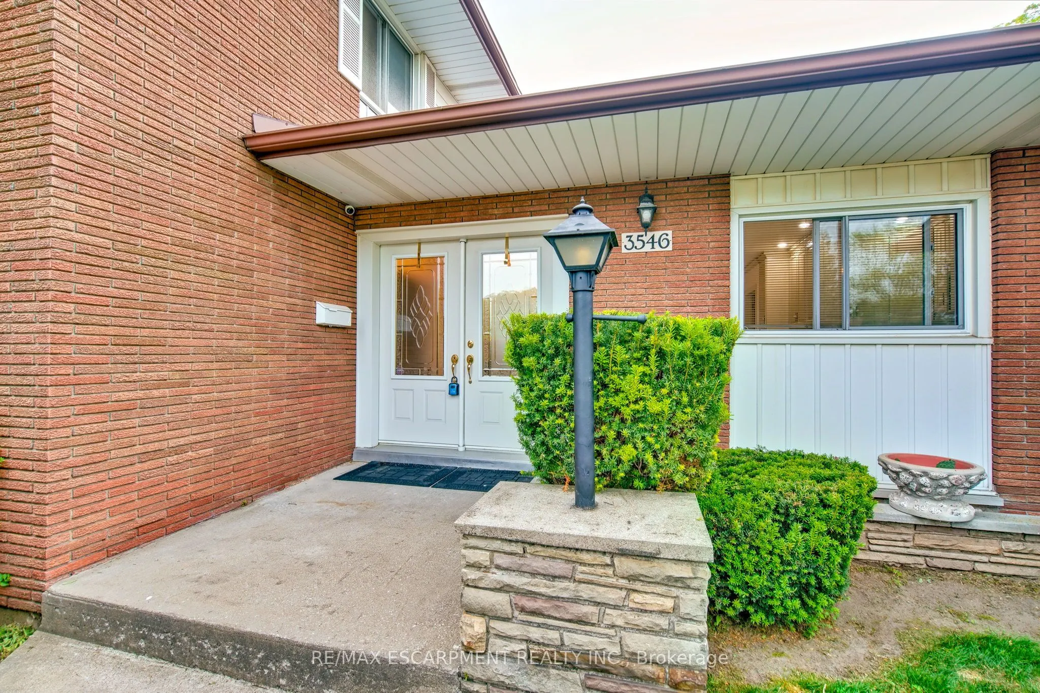 3546 Eton Crescent