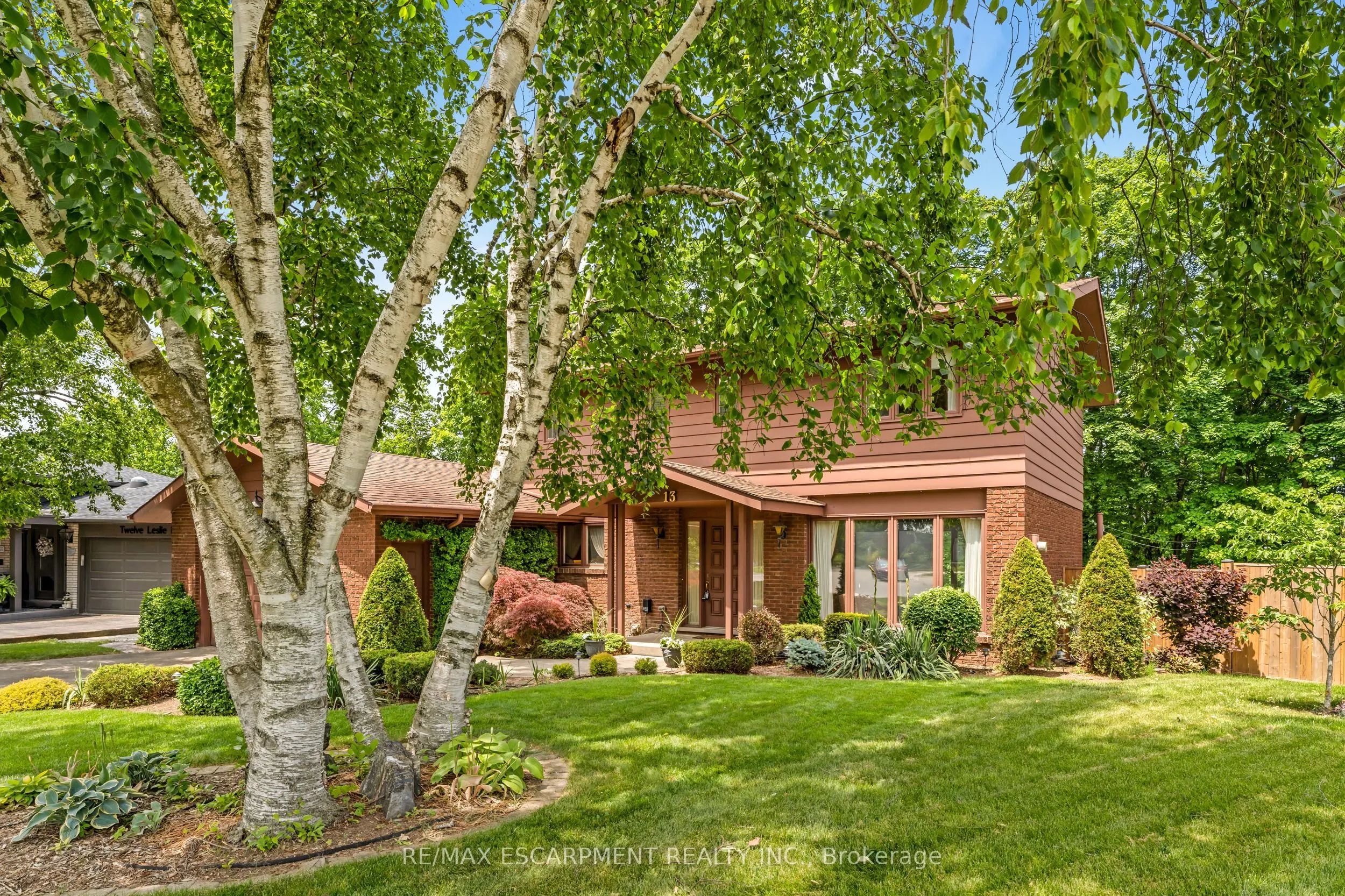 13 LESLIE Drive