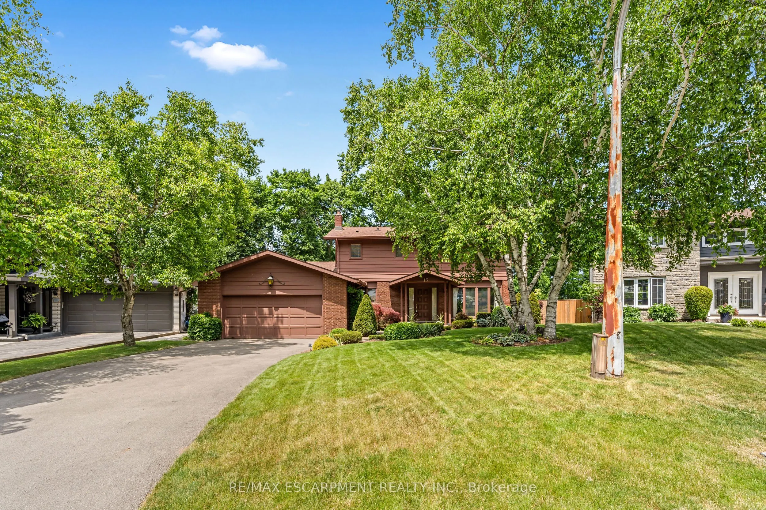 13 LESLIE Drive
