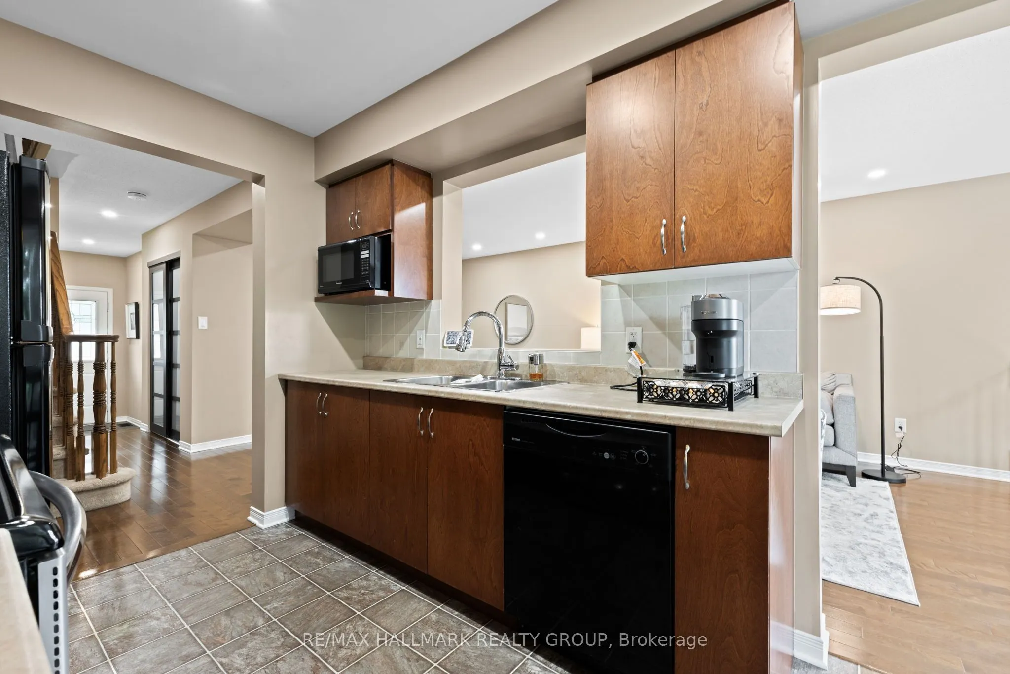 404 Wisteria Crescent