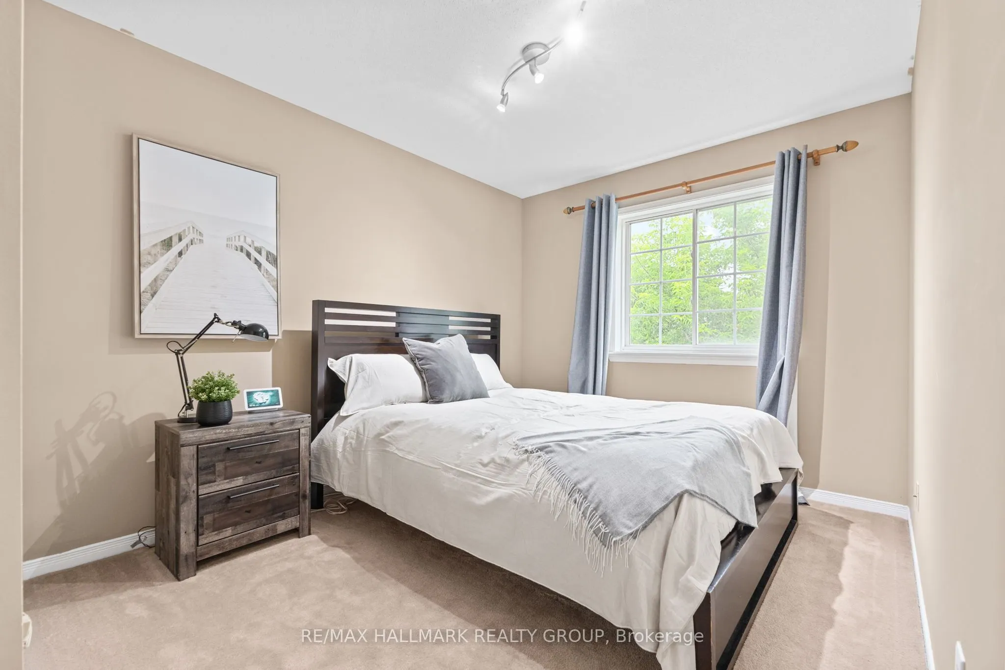 404 Wisteria Crescent