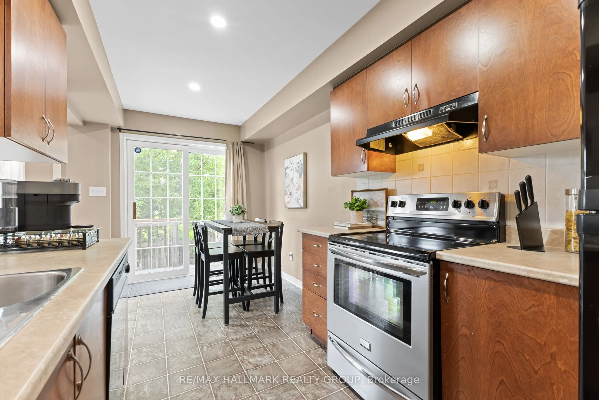 404 Wisteria Crescent