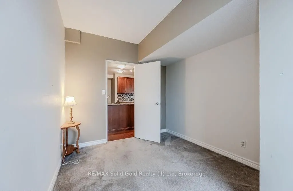 260 Sheldon Avenue N, #808